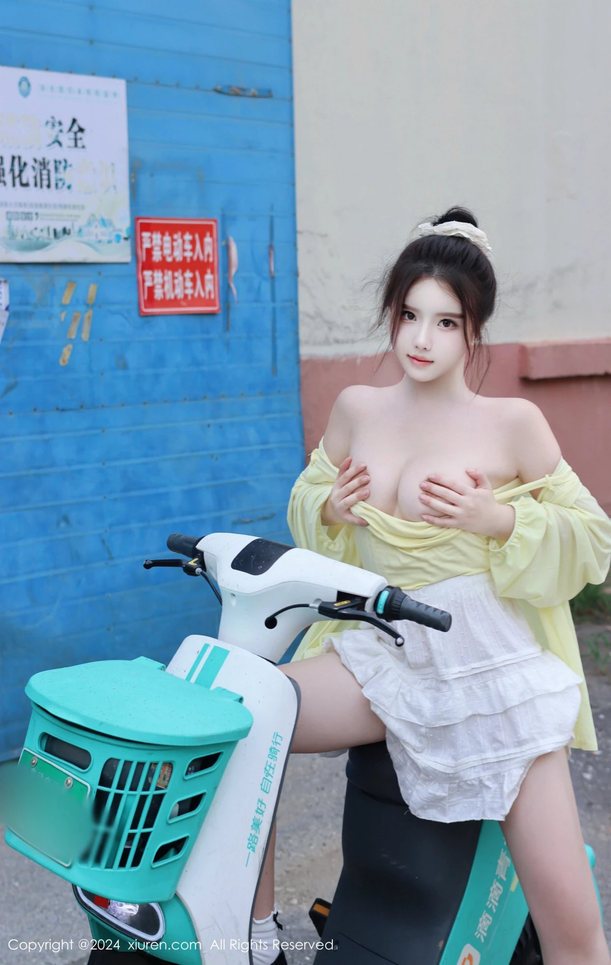 秀人集.com_[XiuRen秀人网]No.9024_模特小薯条nienie性感黄色上衣配白色短裙秀曼妙身姿迷人写真89P