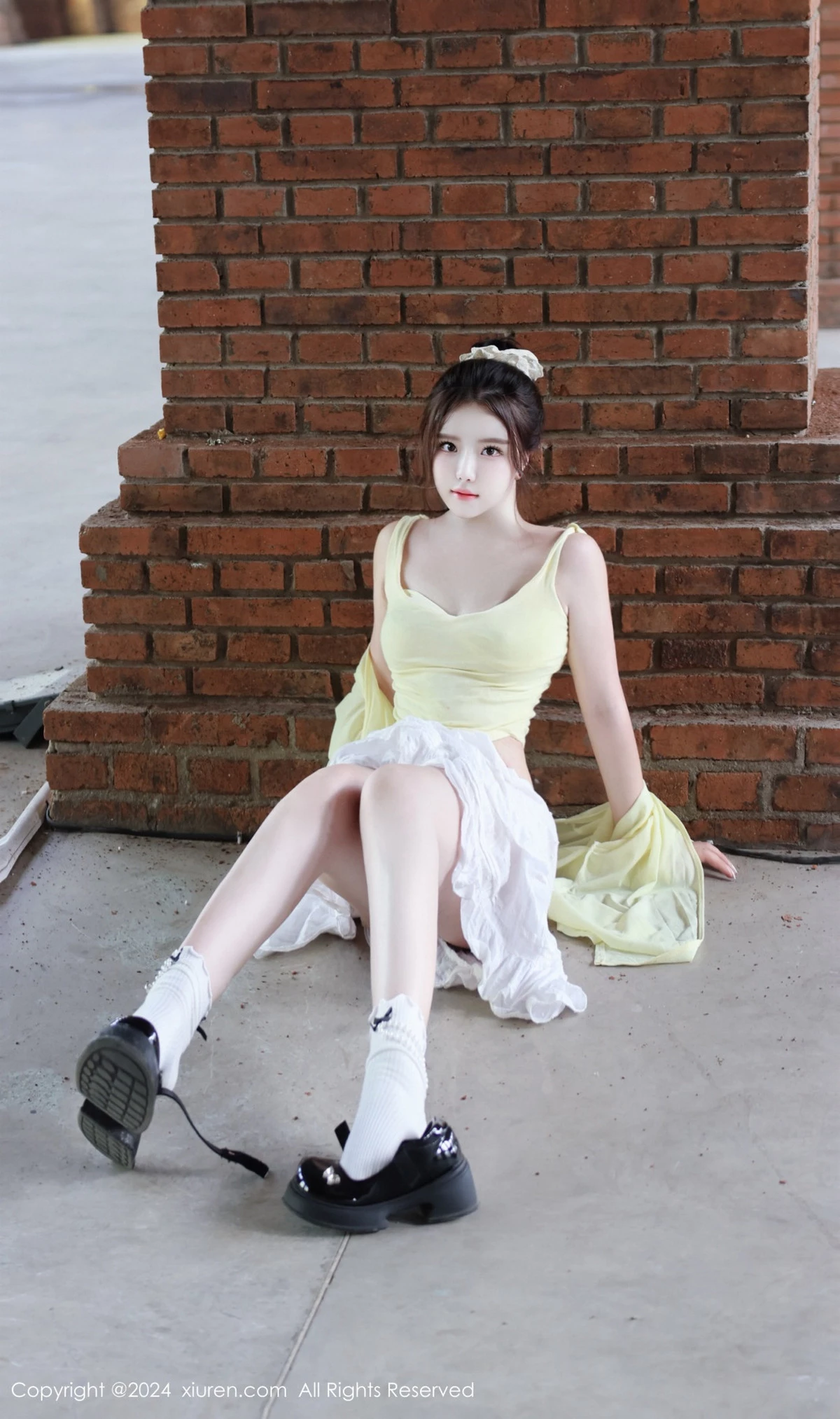 秀人集.com_[XiuRen秀人网]No.9024_模特小薯条nienie性感黄色上衣配白色短裙秀曼妙身姿迷人写真89P