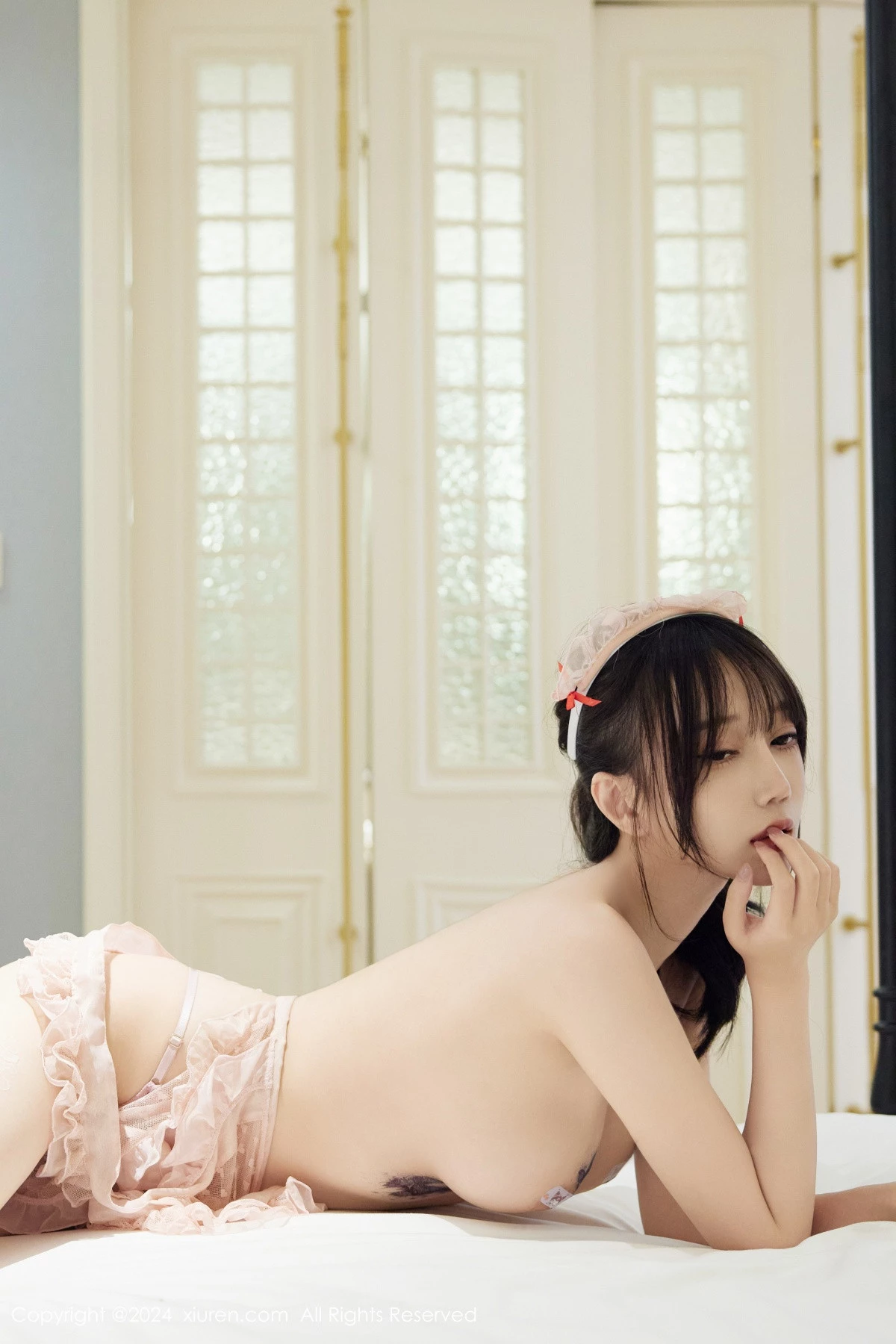 秀人集.com_[XiuRen秀人网]No.9027_模特玥儿玥er私房性感粉色女仆装扮配白丝袜秀完美身材诱惑写真70P