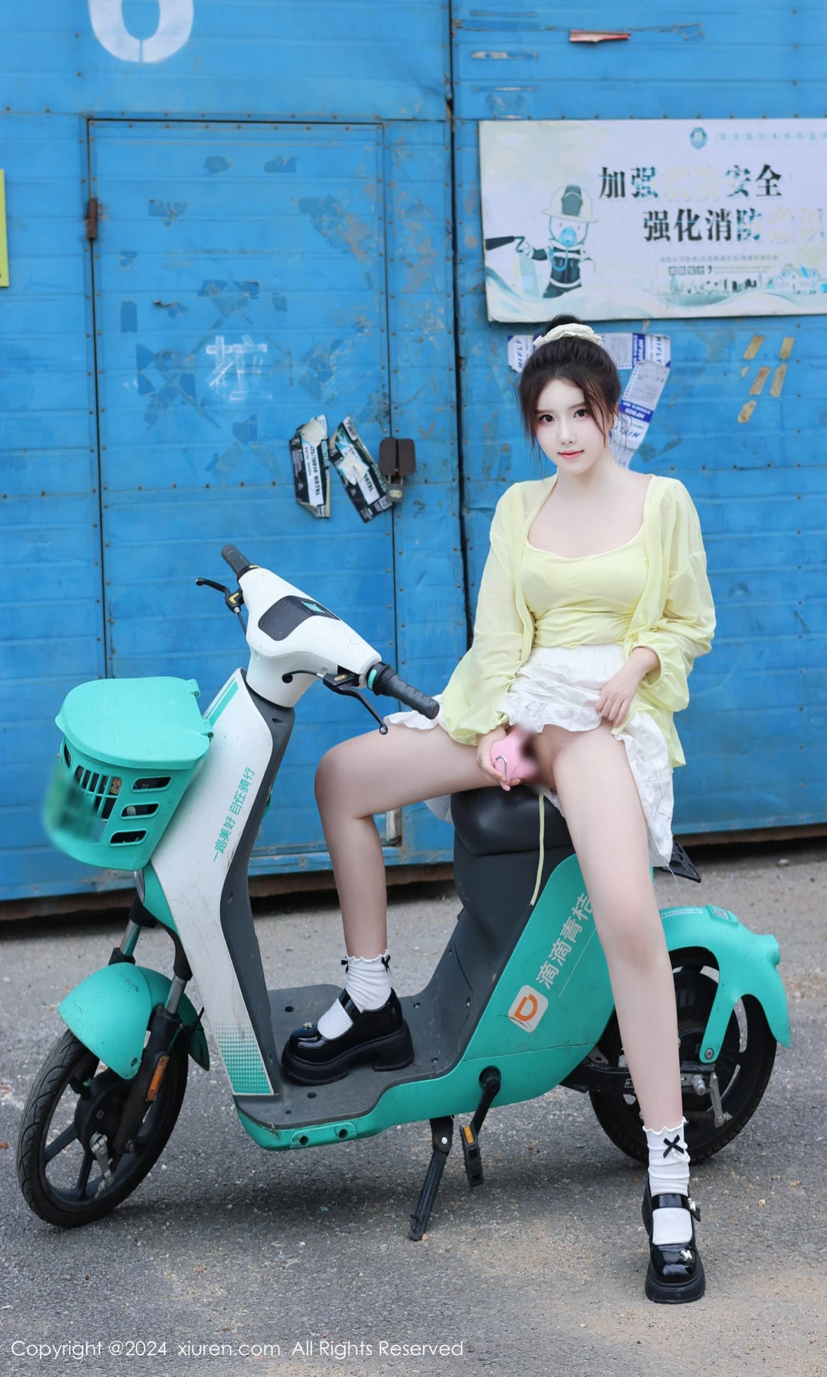 秀人集.com_[XiuRen秀人网]No.9024_模特小薯条nienie性感黄色上衣配白色短裙秀曼妙身姿迷人写真89P