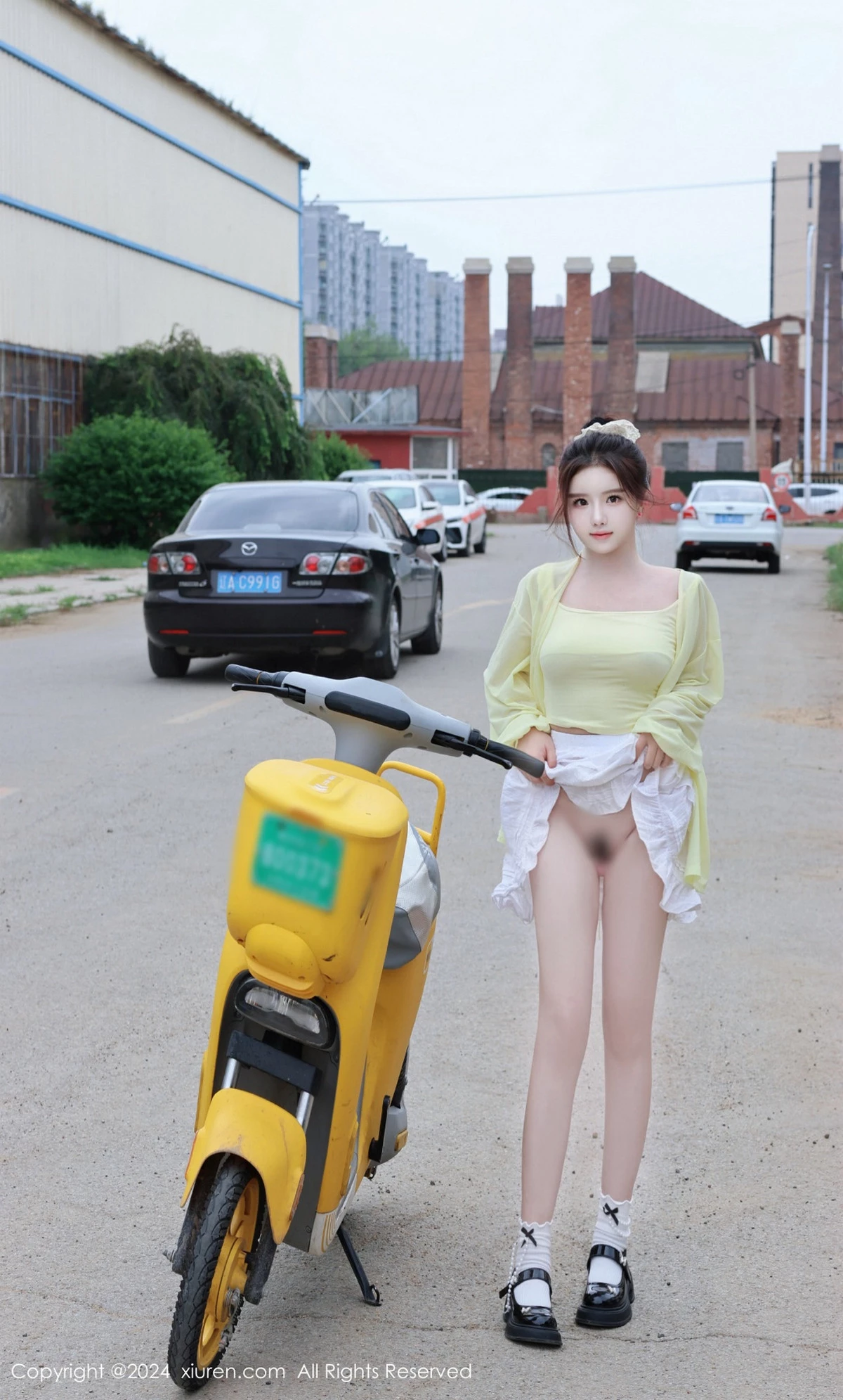 秀人集.com_[XiuRen秀人网]No.9024_模特小薯条nienie性感黄色上衣配白色短裙秀曼妙身姿迷人写真89P