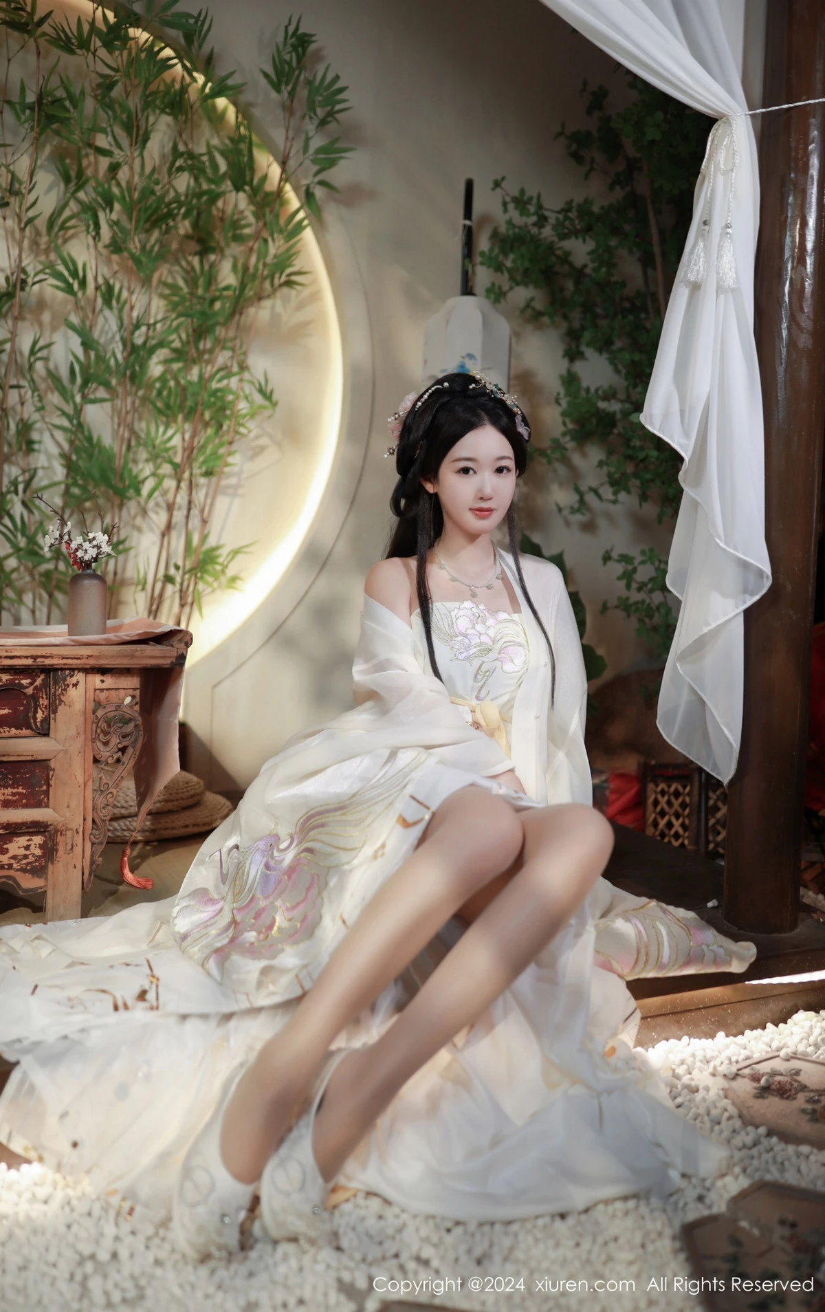 秀人集.com_[XiuRen秀人网]No.8898_模特唐安琪性感浅色古装服饰配超薄无内肉丝秀曼妙身姿诱惑写真81P