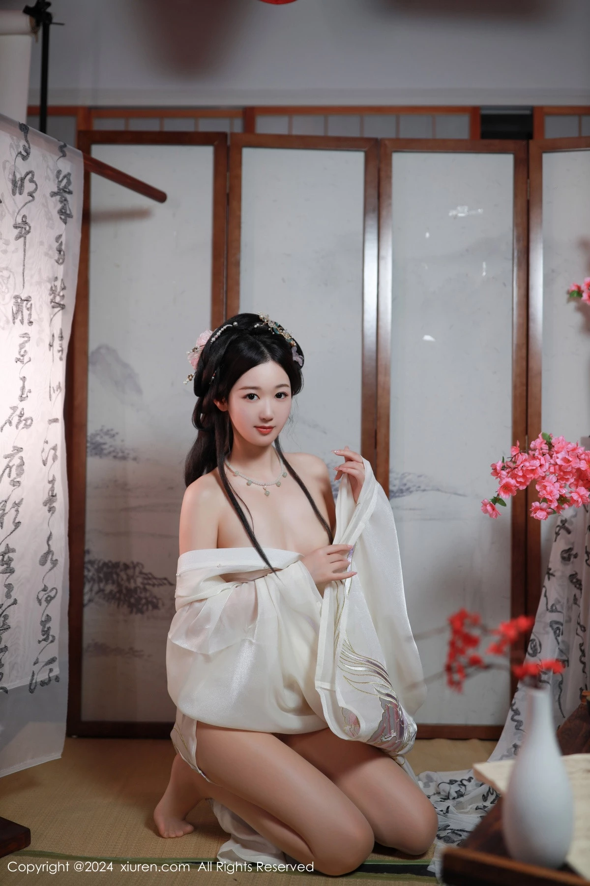 秀人集.com_[XiuRen秀人网]No.8898_模特唐安琪性感浅色古装服饰配超薄无内肉丝秀曼妙身姿诱惑写真81P