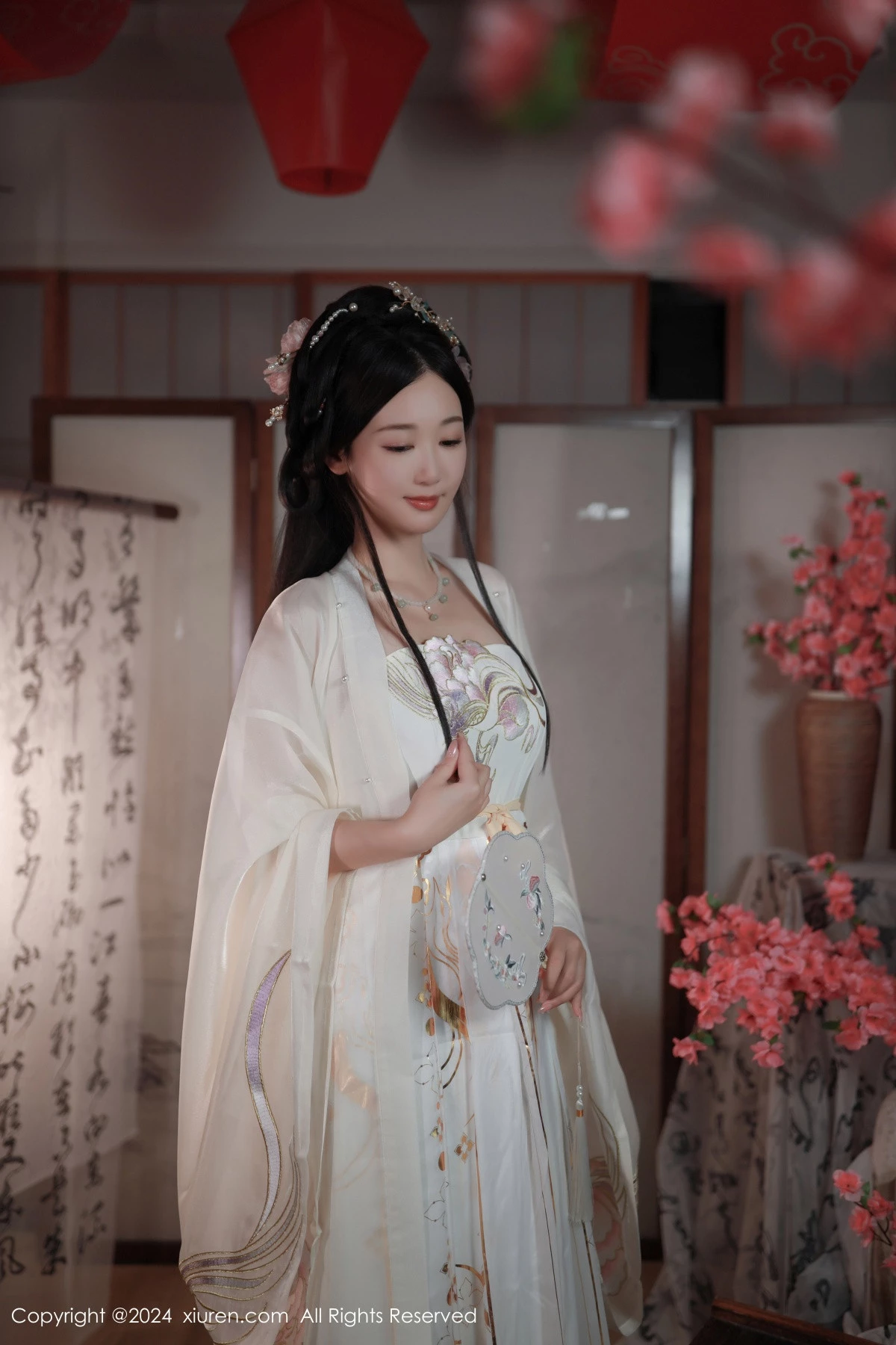 秀人集.com_[XiuRen秀人网]No.8898_模特唐安琪性感浅色古装服饰配超薄无内肉丝秀曼妙身姿诱惑写真81P