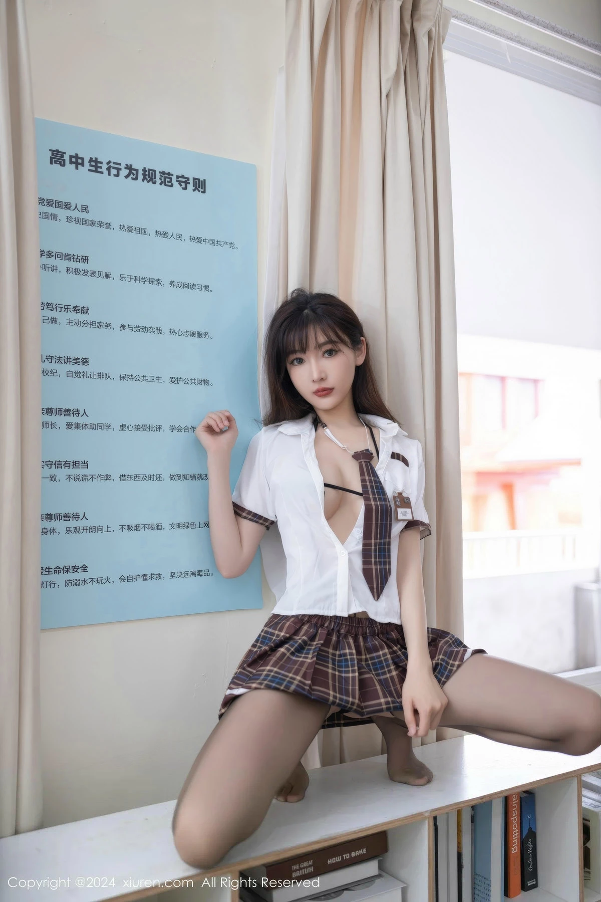 秀人集.com_[XiuRen秀人网]No.8918_模特陆萱萱学生制服露情趣内衣配开档黑丝秀完美身材诱惑写真80P