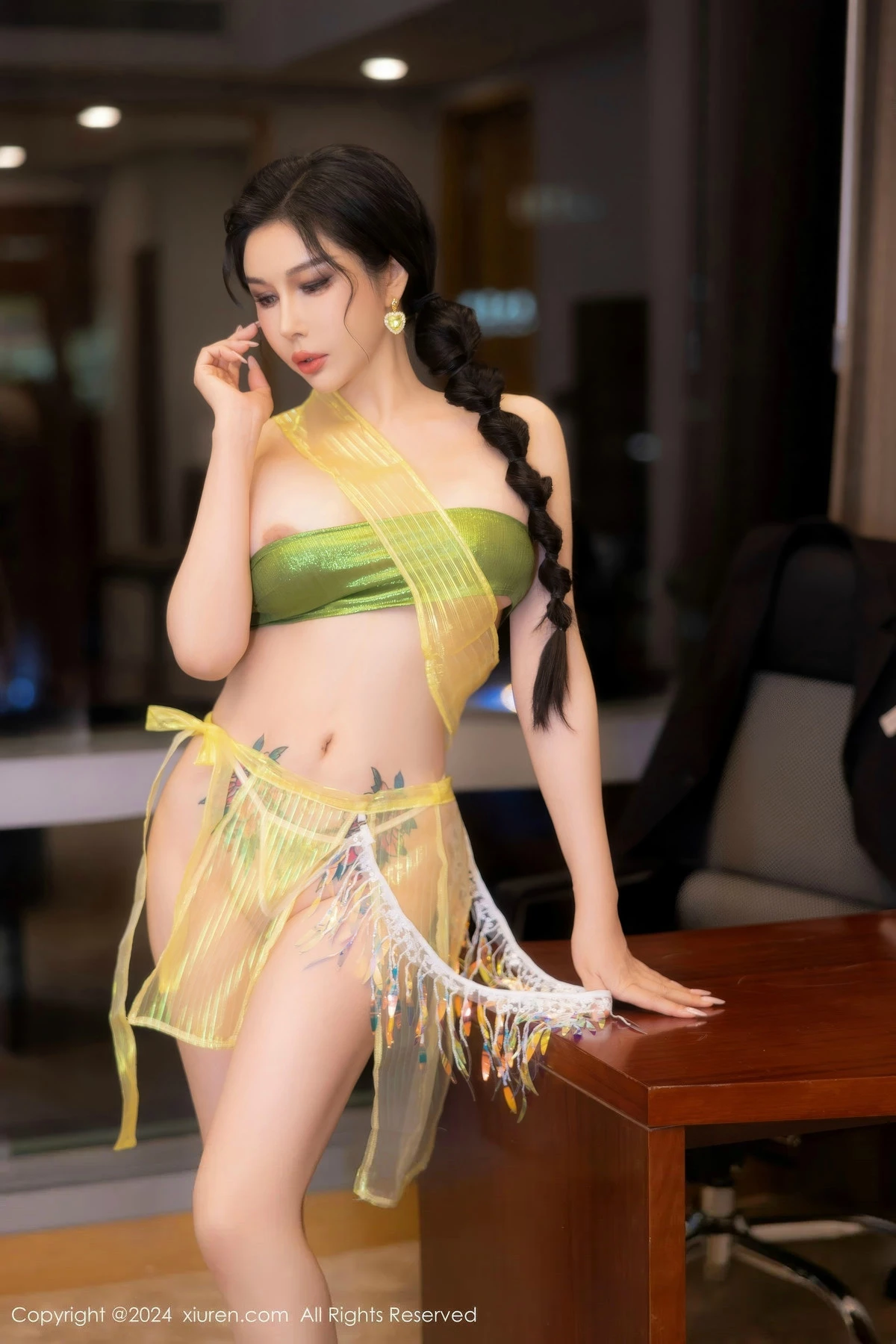 秀人集.com_[XiuRen秀人网]No.8913_模特田冰冰性感黄色情趣服饰露抹胸内衣秀完美身材惹火诱惑写真55P