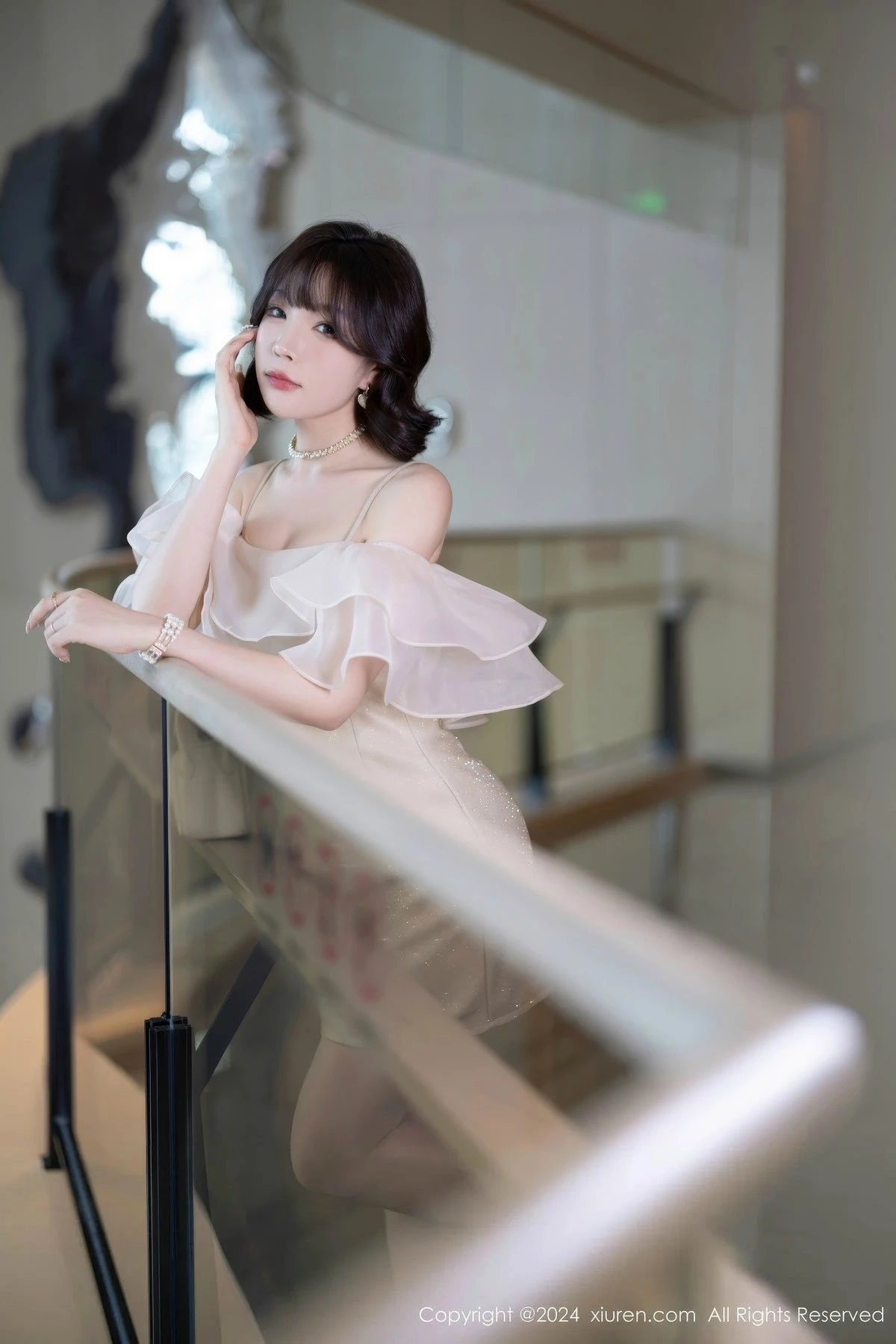 秀人集.com_[XiuRen秀人网]No.8917_女神徐莉芝Booty性感浅色连衣短裙+黑色情趣内衣迷人诱惑写真90P