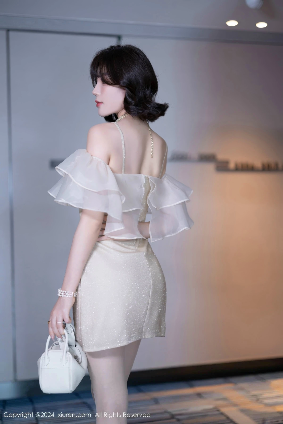 秀人集.com_[XiuRen秀人网]No.8917_女神徐莉芝Booty性感浅色连衣短裙+黑色情趣内衣迷人诱惑写真90P