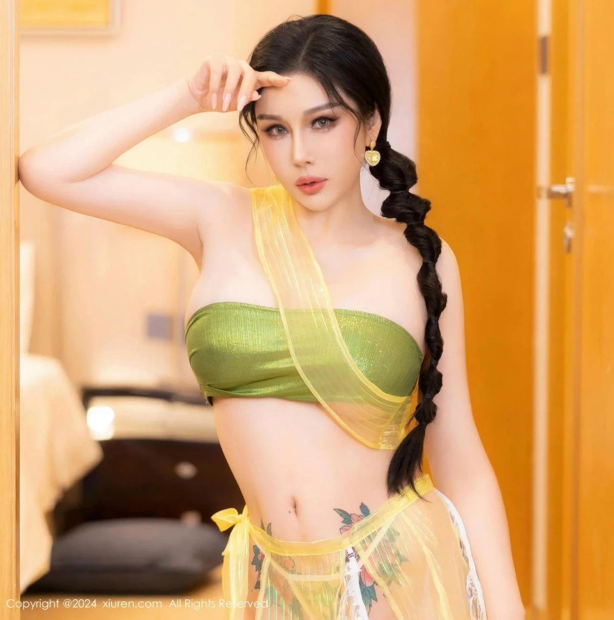 秀人集.com_[XiuRen秀人网]No.8913_模特田冰冰性感黄色情趣服饰露抹胸内衣秀完美身材惹火诱惑写真55P