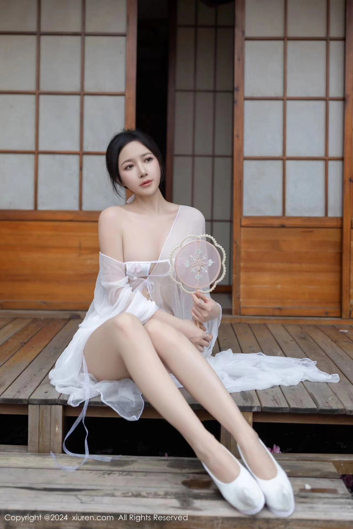 秀人集.com_[XiuRen秀人网]No.8927_模特鱼子酱Fish性感白色轻透连衣裙露白色情趣内衣迷人诱惑写真80P