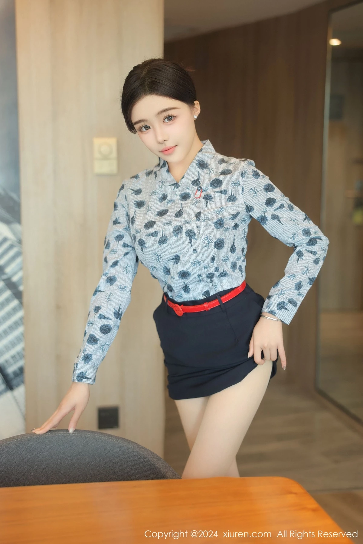 秀人集.com_[XiuRen秀人网]No.8919_新人模特袁圆空姐服饰露黑色内衣配原色丝袜秀曼妙身姿诱惑写真84P