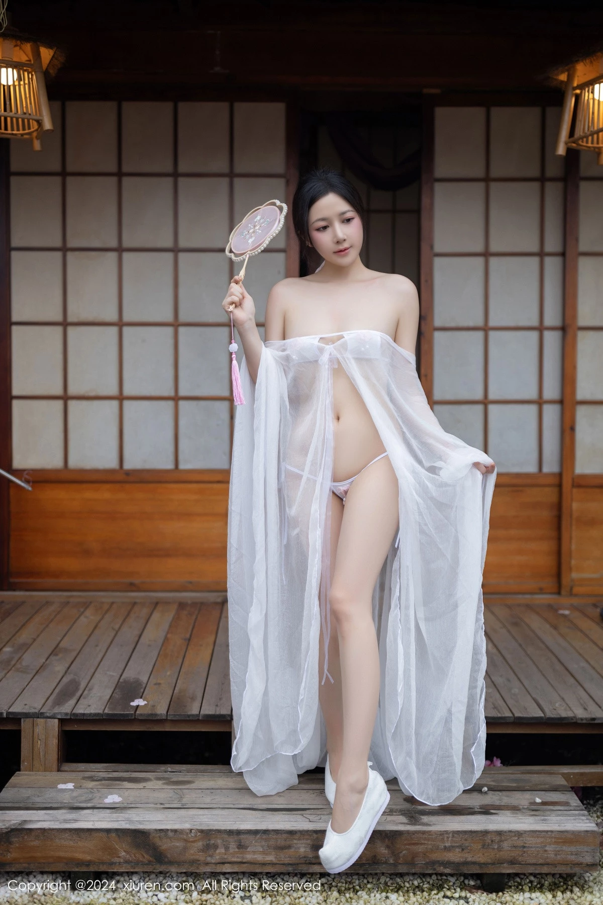秀人集.com_[XiuRen秀人网]No.8927_模特鱼子酱Fish性感白色轻透连衣裙露白色情趣内衣迷人诱惑写真80P