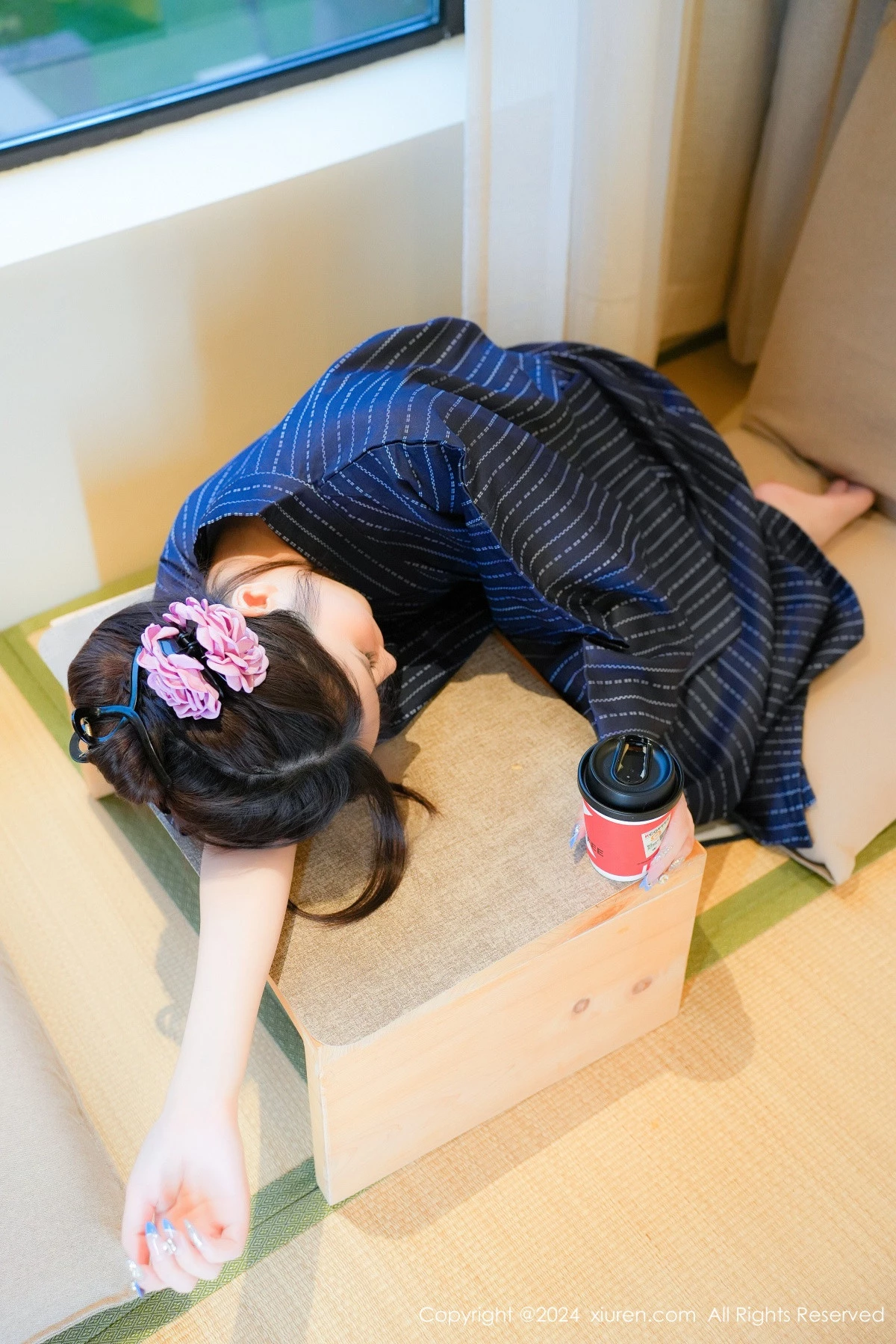 秀人集.com_[XiuRen秀人网]No.8928_模特Erikaki户外枷锁主题性感黑色情趣内衣秀白嫩美腿诱惑写真79P