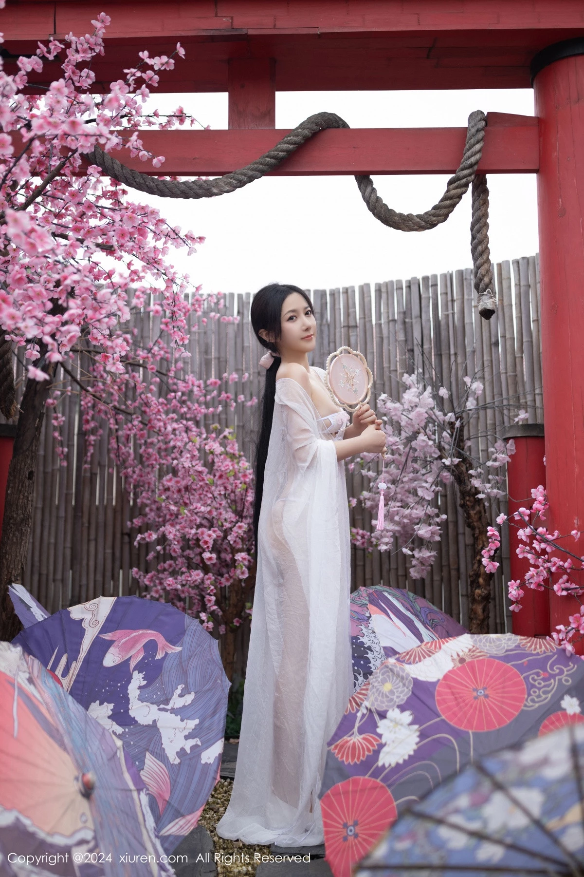 秀人集.com_[XiuRen秀人网]No.8927_模特鱼子酱Fish性感白色轻透连衣裙露白色情趣内衣迷人诱惑写真80P