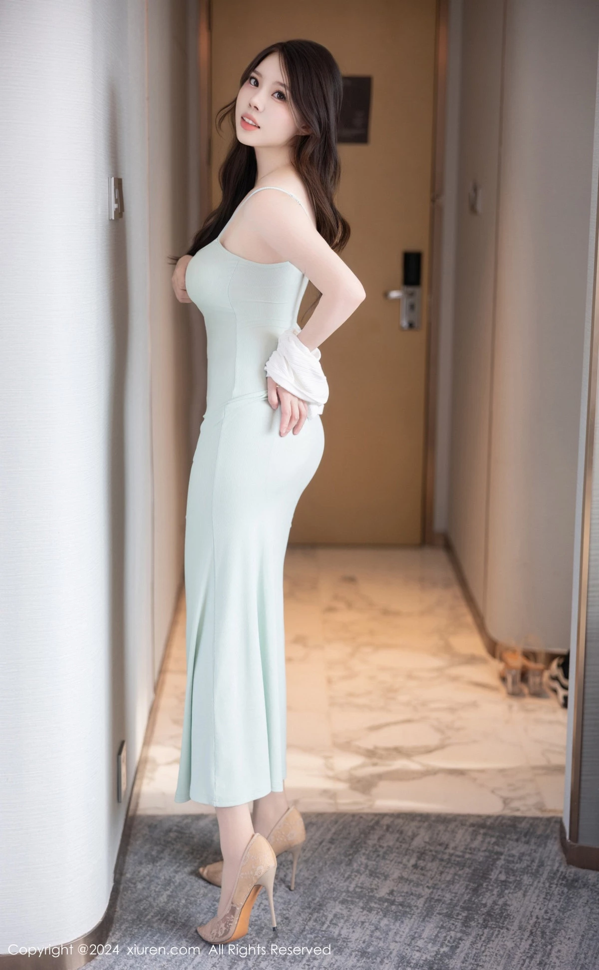 秀人集.com_[XiuRen秀人网]No.9080_模特白茹雪abby性感浅色连衣长裙配超薄肉丝秀丰腴身材诱惑写真83P