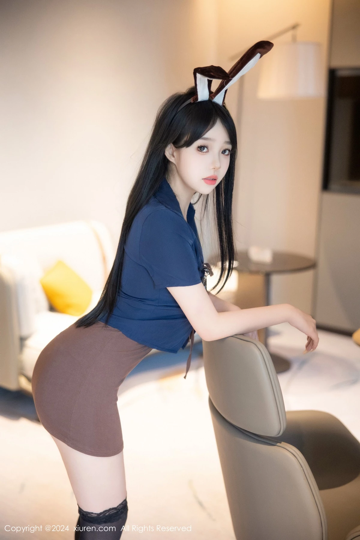 秀人集.com_[XiuRen秀人网]No.9083_模特黎秋秋私房性感深蓝OL服饰配超薄黑丝秀完美身材诱惑写真81P