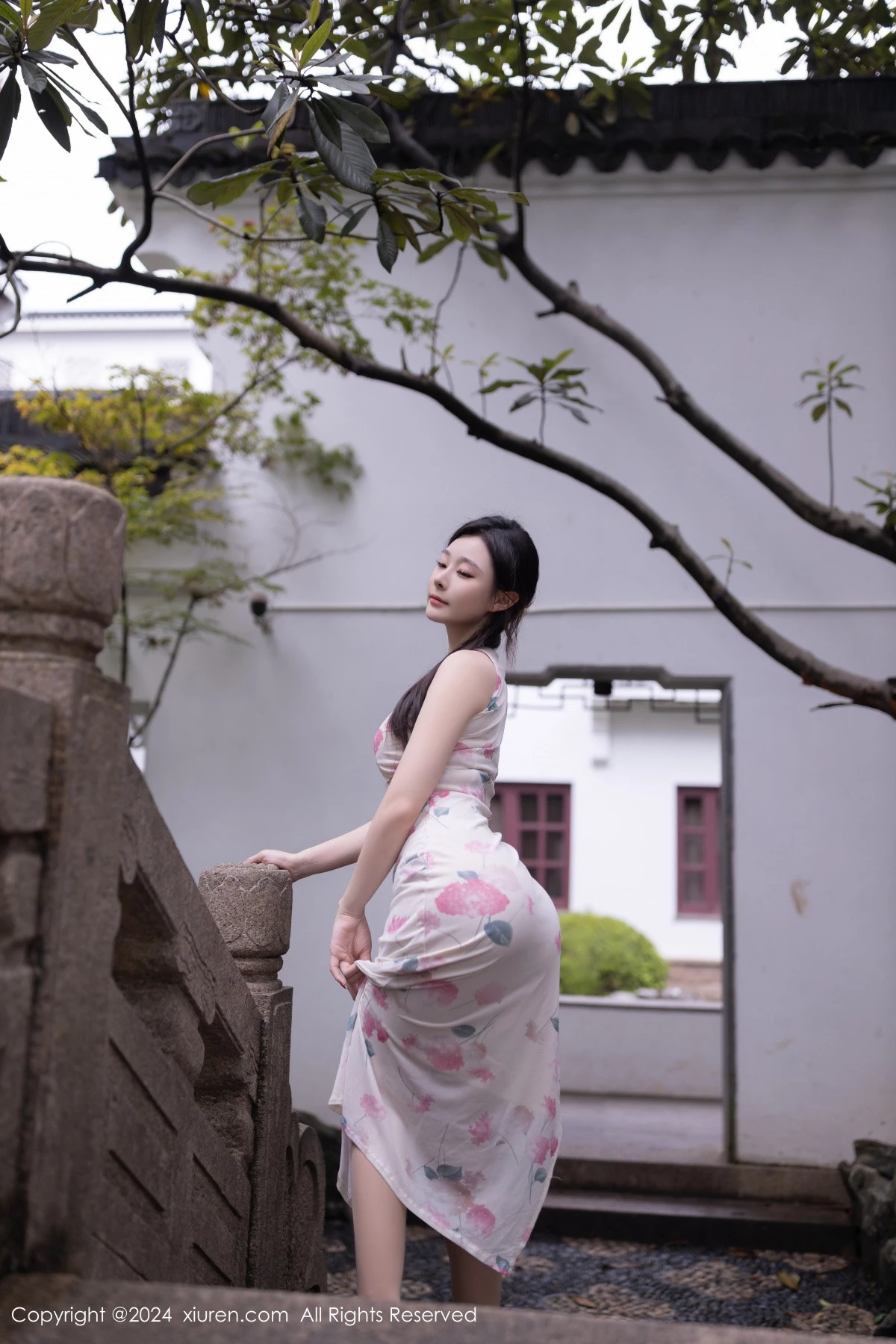 秀人集.com_[XiuRen秀人网]No.9087_模特小逗逗性感粉色图案连衣裙配超薄肉丝秀曼妙身姿诱惑写真79P