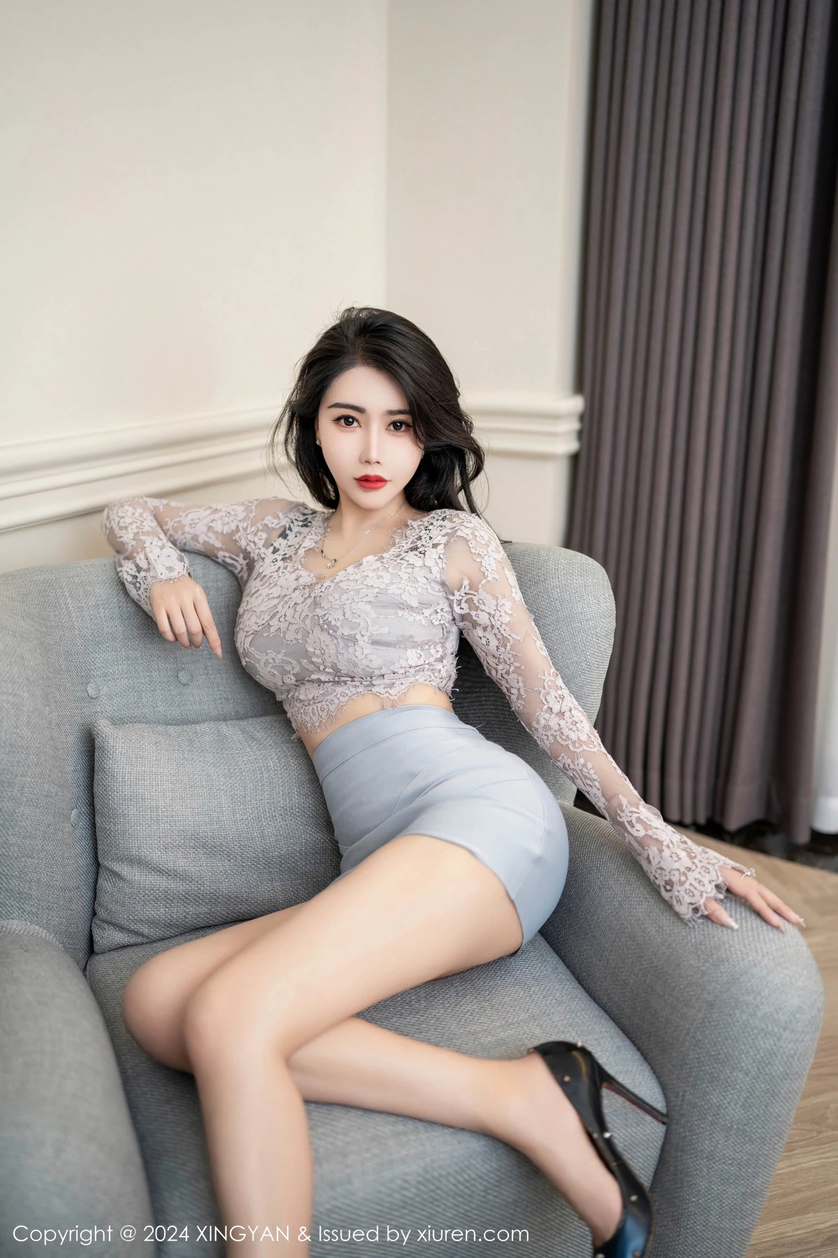 秀人集.com_[XINGYAN星颜社]VOL.265_模特李若汐ci性感浅灰色蕾丝上衣露黑色蕾丝内衣秀美腿诱惑写真82P