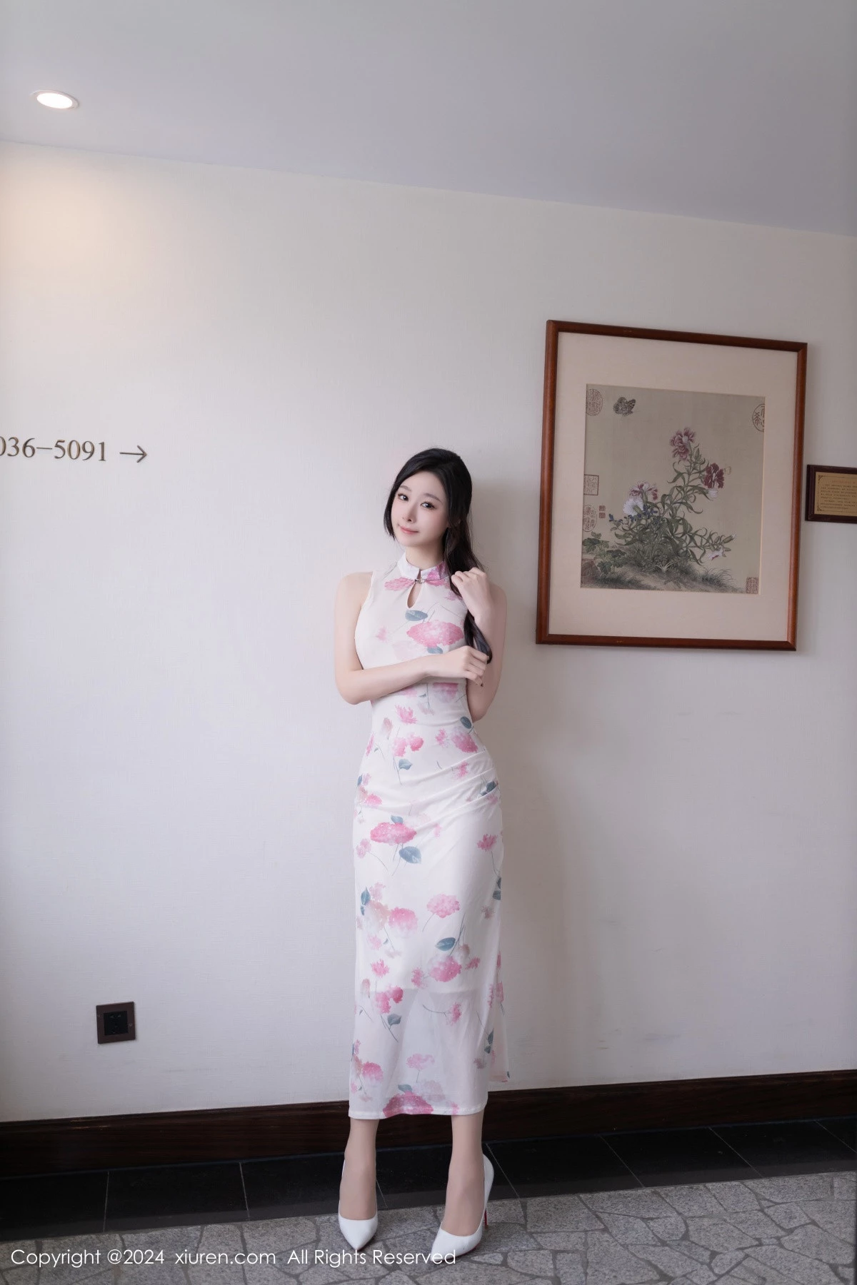 秀人集.com_[XiuRen秀人网]No.9087_模特小逗逗性感粉色图案连衣裙配超薄肉丝秀曼妙身姿诱惑写真79P