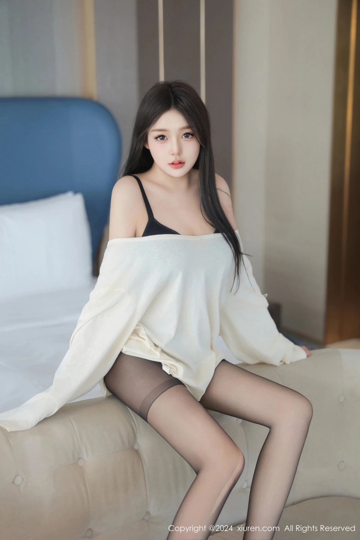 秀人集.com_[XiuRen秀人网]No.9089_模特柚柚小奶瓶性感浅色服饰配超薄黑丝秀凹凸身材撩人诱惑写真81P