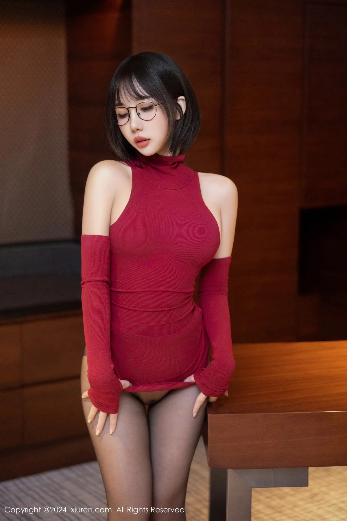 秀人集.com_[XiuRen秀人网]No.9096_模特波巧酱性感红色连衣短裙配开档黑丝秀曼妙身姿惹火诱惑写真85P