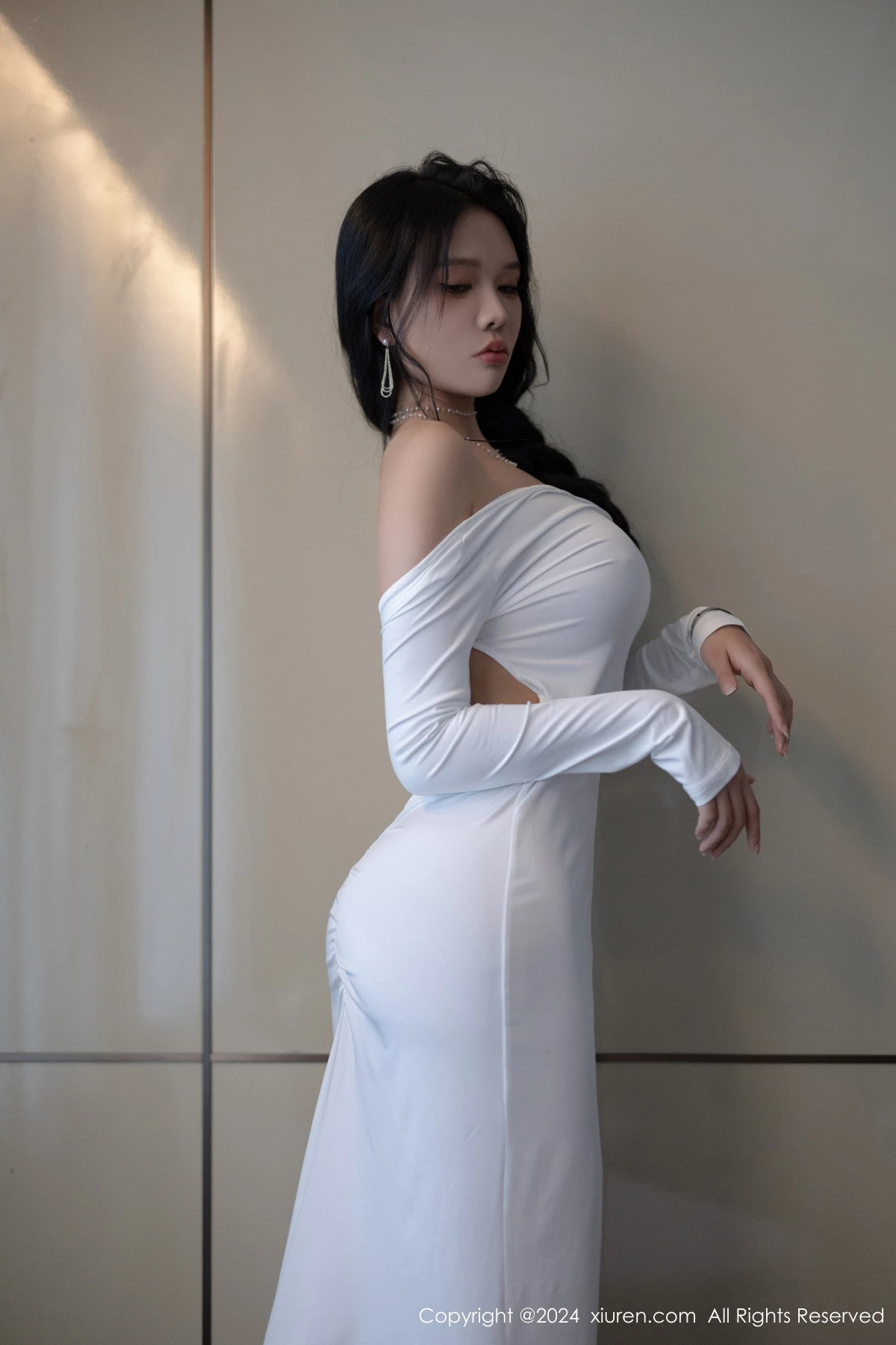 秀人集.com_[XiuRen秀人网]No.9115_模特娜比性感白色连衣裙+黑色蕾丝情趣内衣秀凹凸身材诱惑写真81P