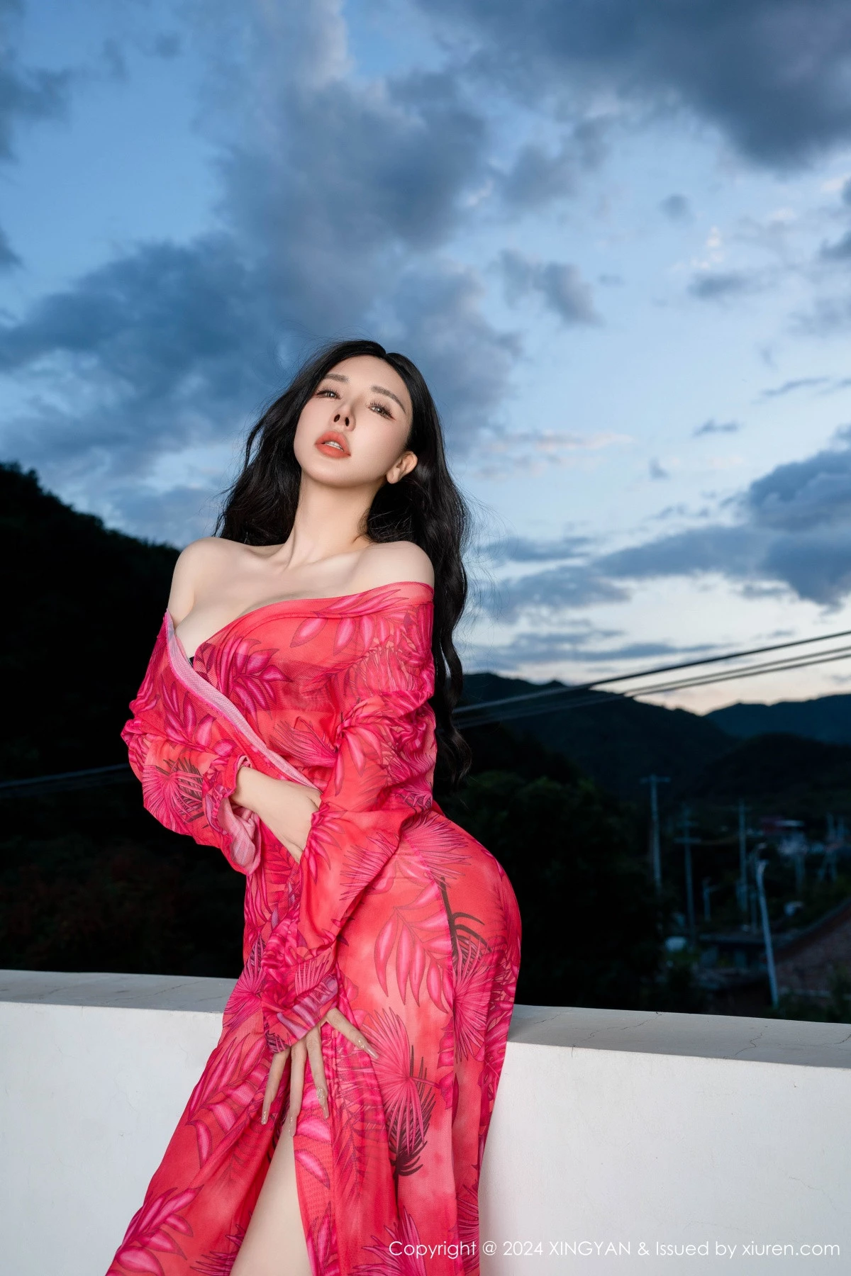 秀人集.com_[XINGYAN星颜社]VOL.267_模特潘思沁性感红色连衣裙露黑色情趣内衣秀巨乳肥臀诱惑写真82P