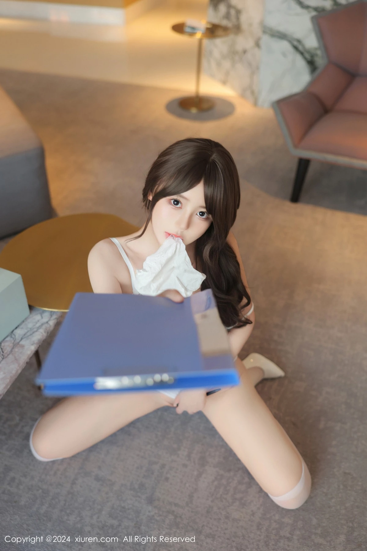 秀人集.com_[XiuRen秀人网]No.9121_模特桃妖夭性感白色连衣短裙配白色丝袜秀曼妙身姿迷人诱惑写真85P