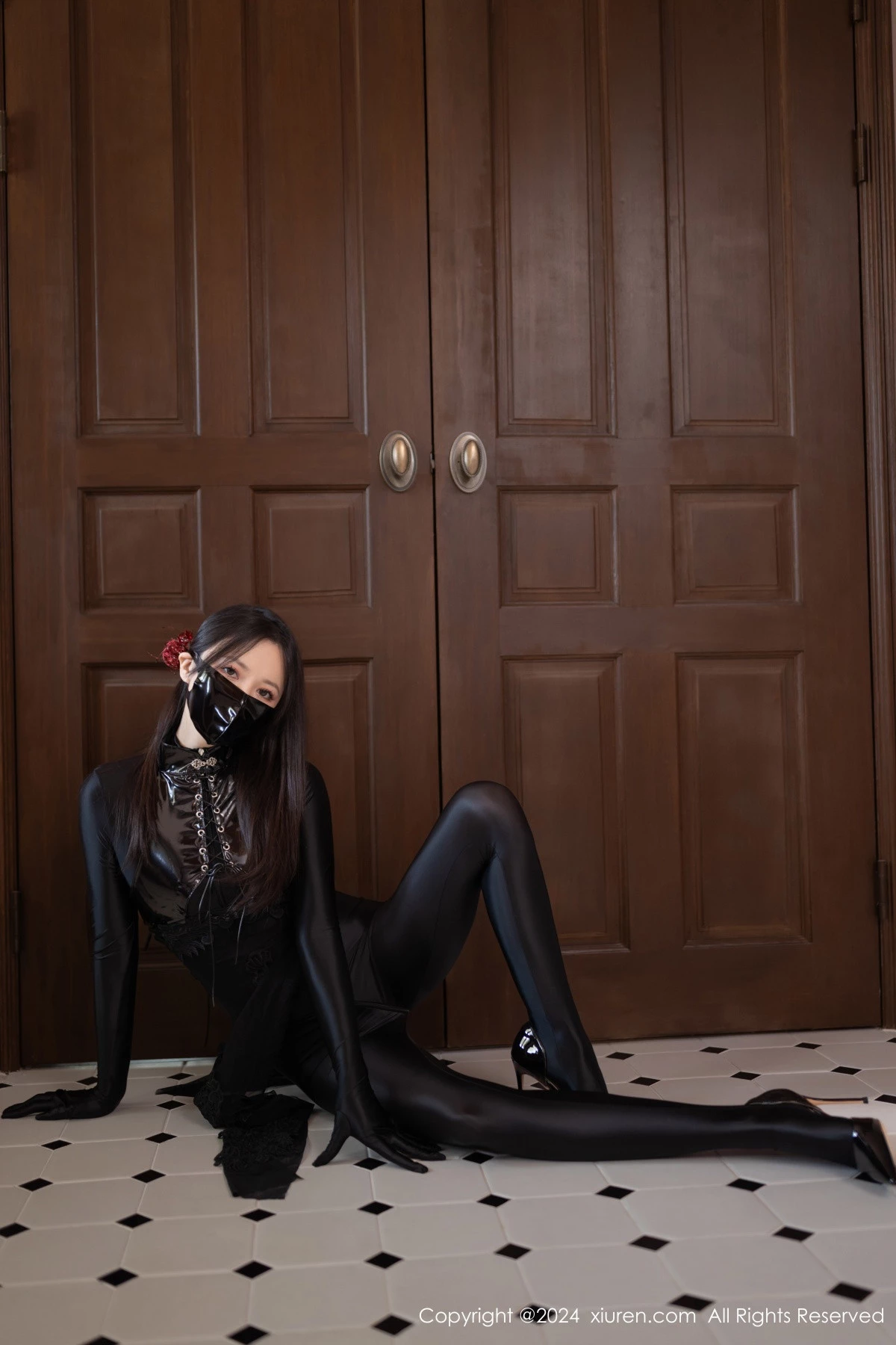 秀人集.com_[XiuRen秀人网]No.9125_模特鱼子酱Fish私房性感黑色紧身连体衣秀曼妙身姿撩人诱惑写真80P