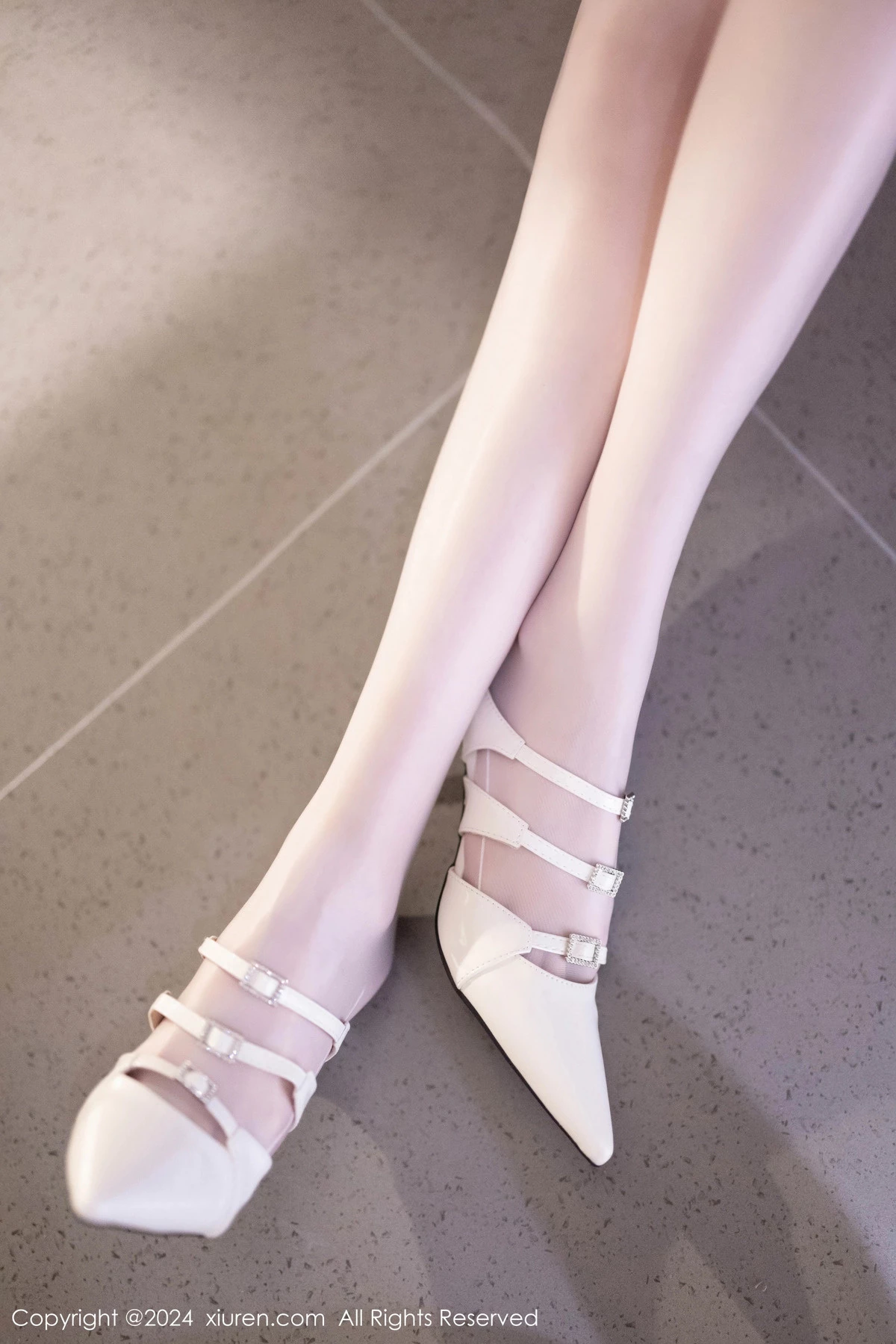 秀人集.com_[XiuRen秀人网]No.9137_模特梦心玥深灰色吊带短裙+白色轻透情趣服饰秀曼妙身姿诱惑写真87P