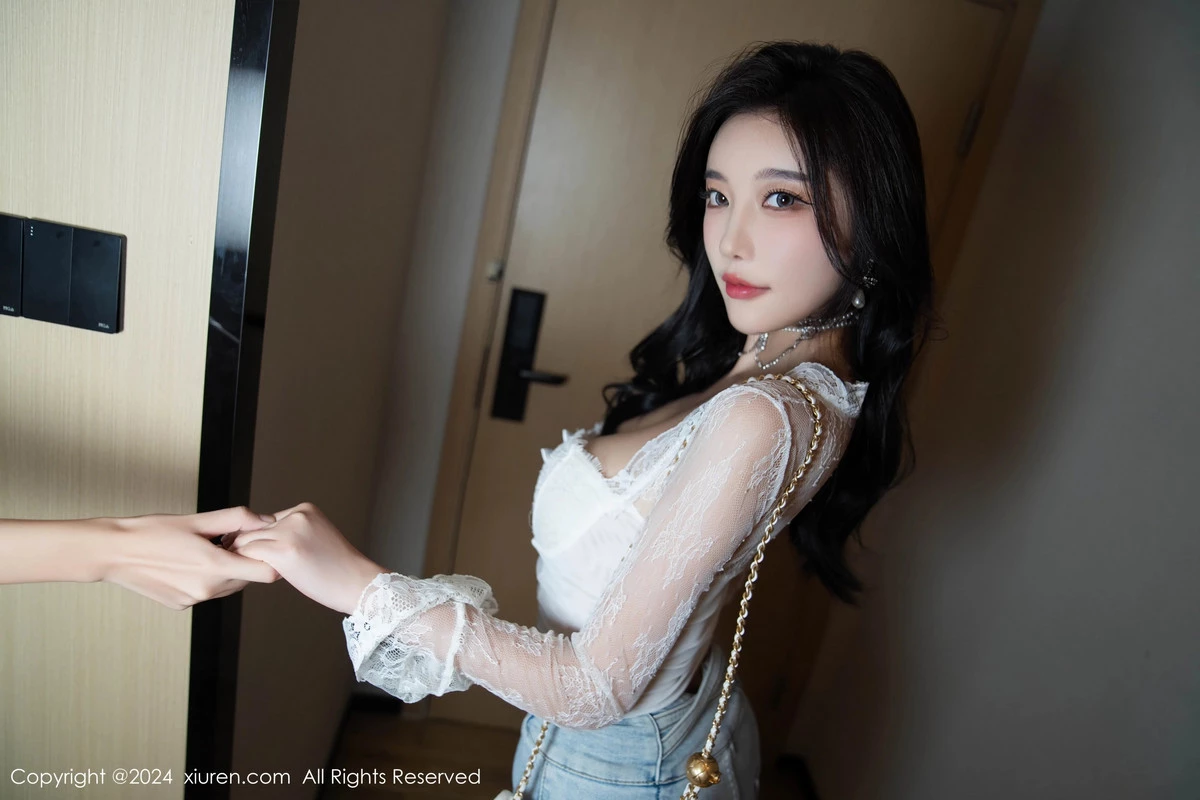 秀人集.com_[XiuRen秀人网]No.9140_女神杨晨晨Yome性感白色上衣配牛仔长裤秀丰腴身姿诱惑写真80P