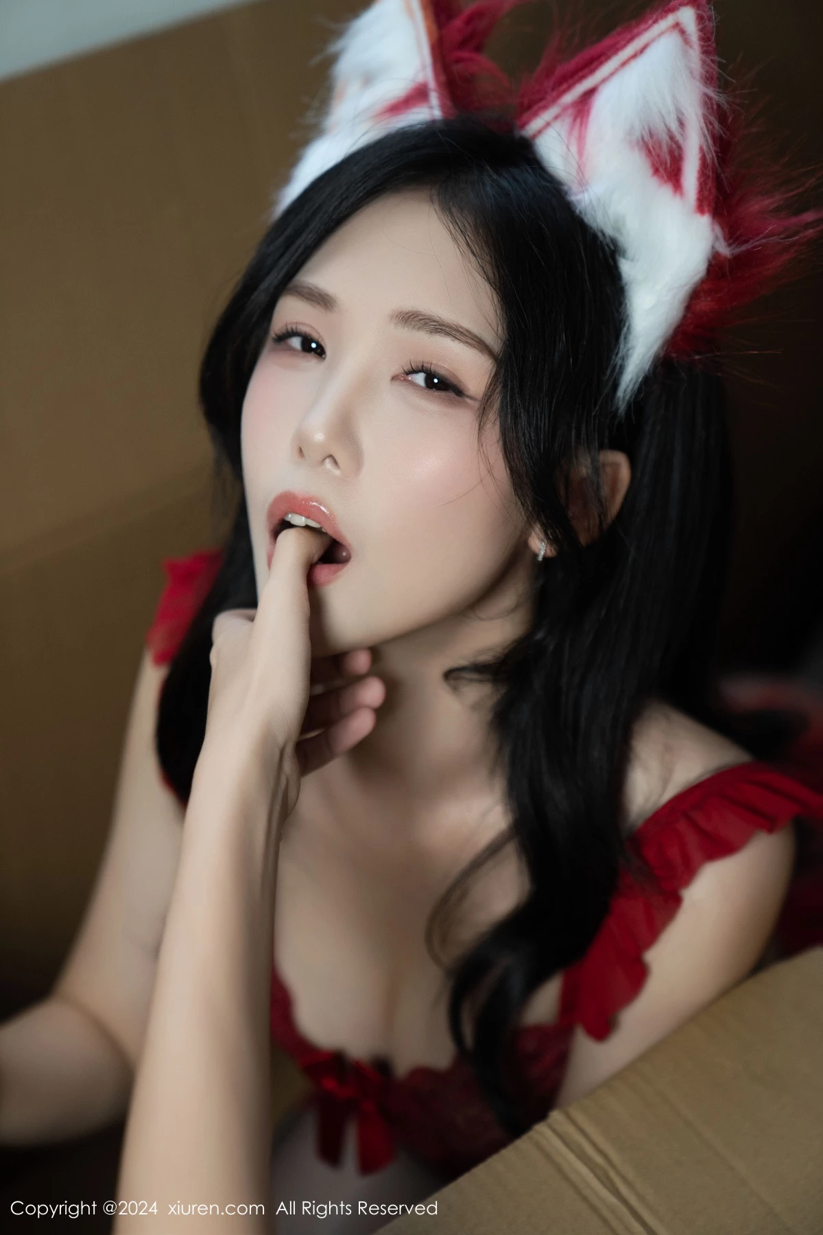 秀人集.com_[XiuRen秀人网]No.9156_模特利世私房性感红色情趣服饰配黑丝吊袜秀曼妙身姿诱惑写真82P