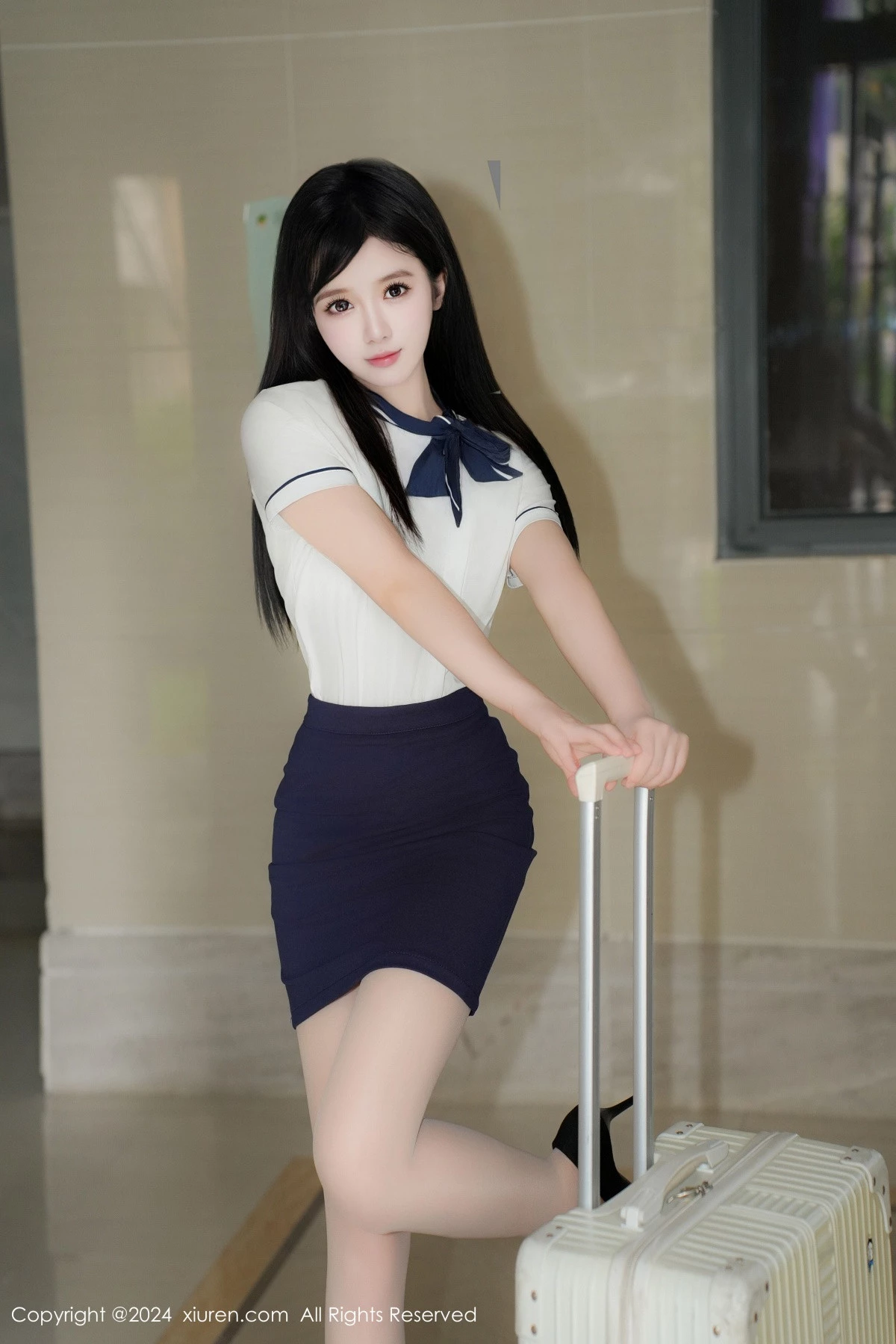 秀人集.com_[XiuRen秀人网]No.9154_模特于诺诺ise性感空姐制服露白色情趣内衣秀完美身材诱惑写真63P