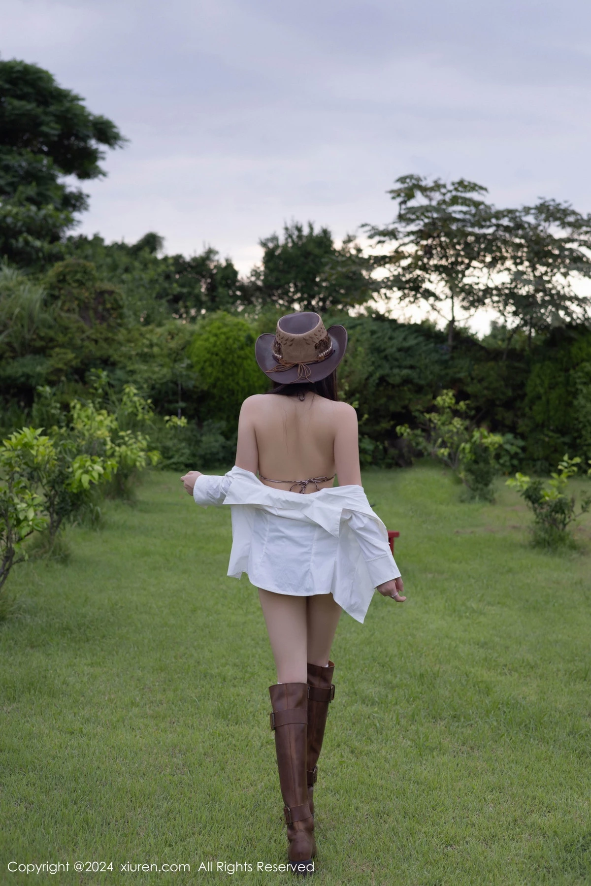 秀人集.com_[XiuRen秀人网]No.9166_模特鱼子酱Fish性感内衣配超短牛仔裤露白丝袜秀完美身材诱惑写真80P