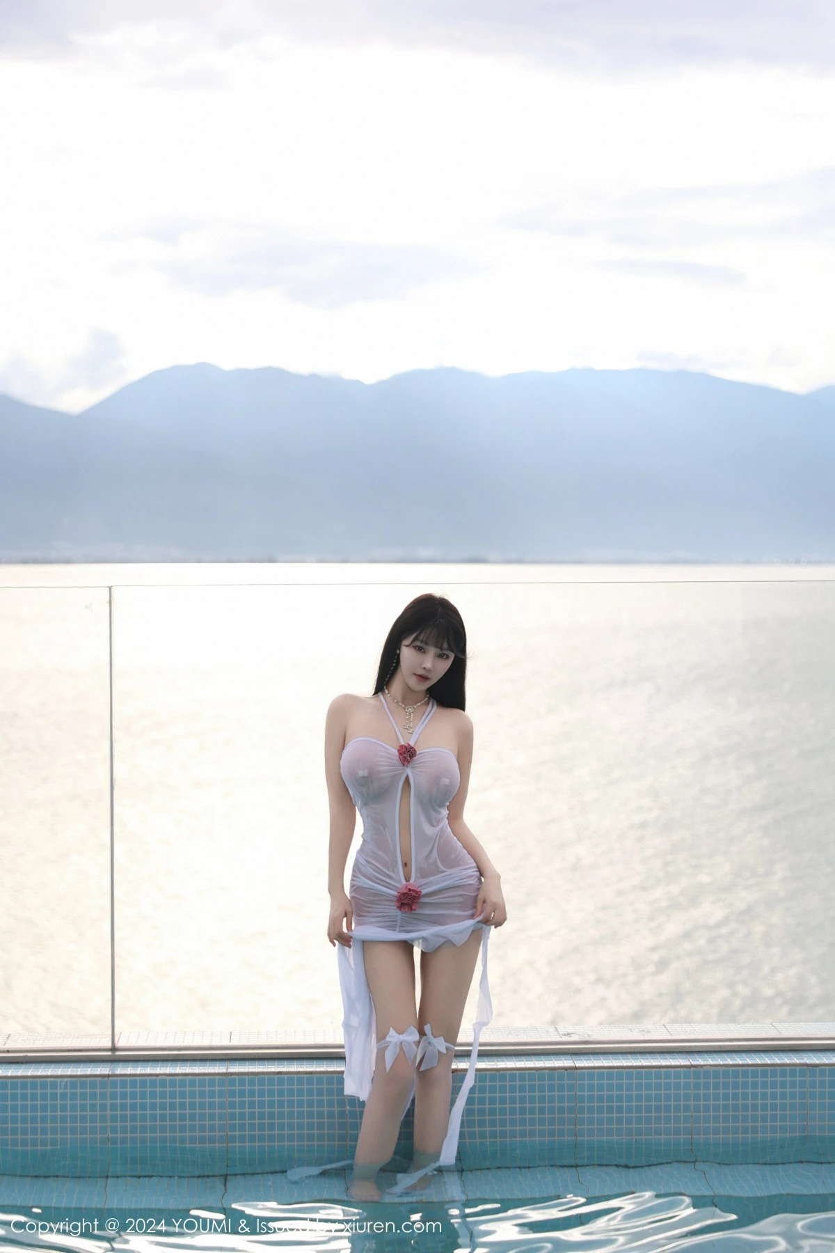 秀人集.com_[YouMi尤蜜荟]Vol.1097_女神心上可Flora性感白色轻透连衣短裙湿身秀丰满身材诱惑写真56P