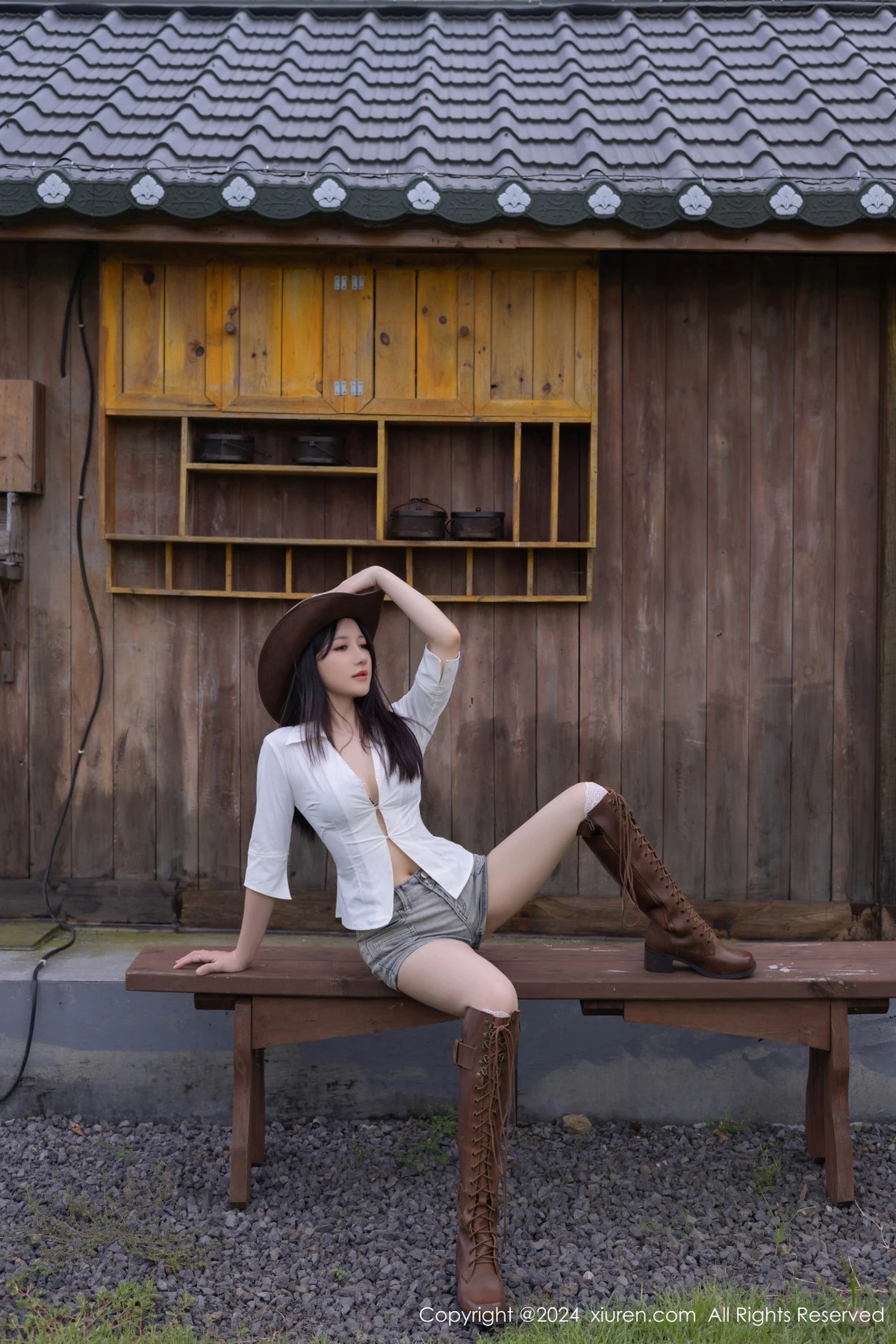 秀人集.com_[XiuRen秀人网]No.9166_模特鱼子酱Fish性感内衣配超短牛仔裤露白丝袜秀完美身材诱惑写真80P