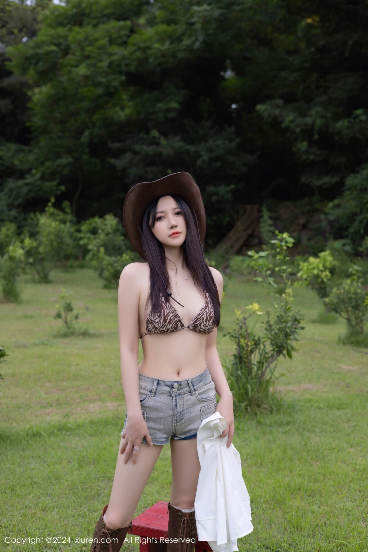 秀人集.com_[XiuRen秀人网]No.9166_模特鱼子酱Fish性感内衣配超短牛仔裤露白丝袜秀完美身材诱惑写真80P