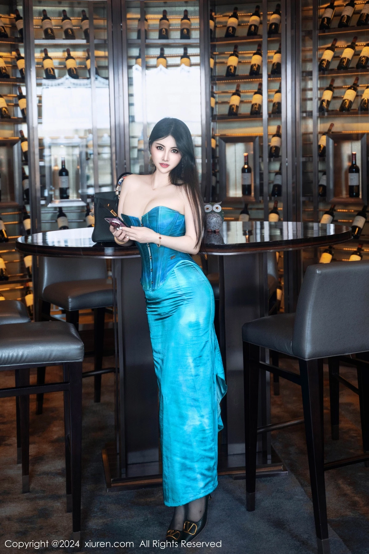 秀人集.com_[XiuRen秀人网]No.9039_模特诗诗kiki性感翠绿色短裙露黑色轻透上衣配黑丝吊袜魅惑写真134P