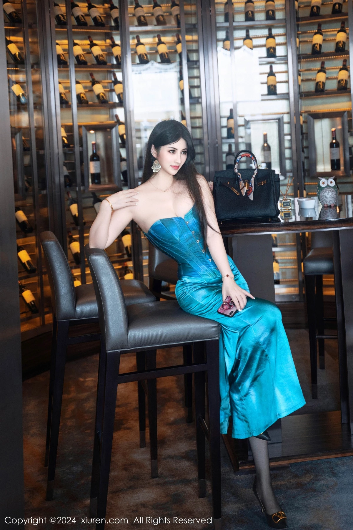 秀人集.com_[XiuRen秀人网]No.9039_模特诗诗kiki性感翠绿色短裙露黑色轻透上衣配黑丝吊袜魅惑写真134P