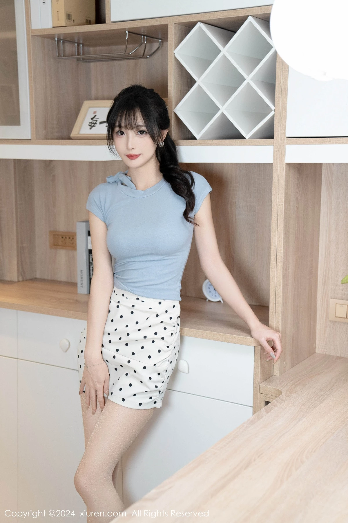 秀人集.com_[XiuRen秀人网]No.9054_模特林星阑蓝色短T配白短裙+粉色情趣服饰秀曼妙身姿诱惑写真99P