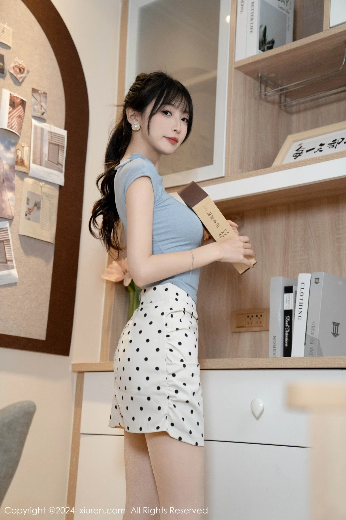 秀人集.com_[XiuRen秀人网]No.9054_模特林星阑蓝色短T配白短裙+粉色情趣服饰秀曼妙身姿诱惑写真99P