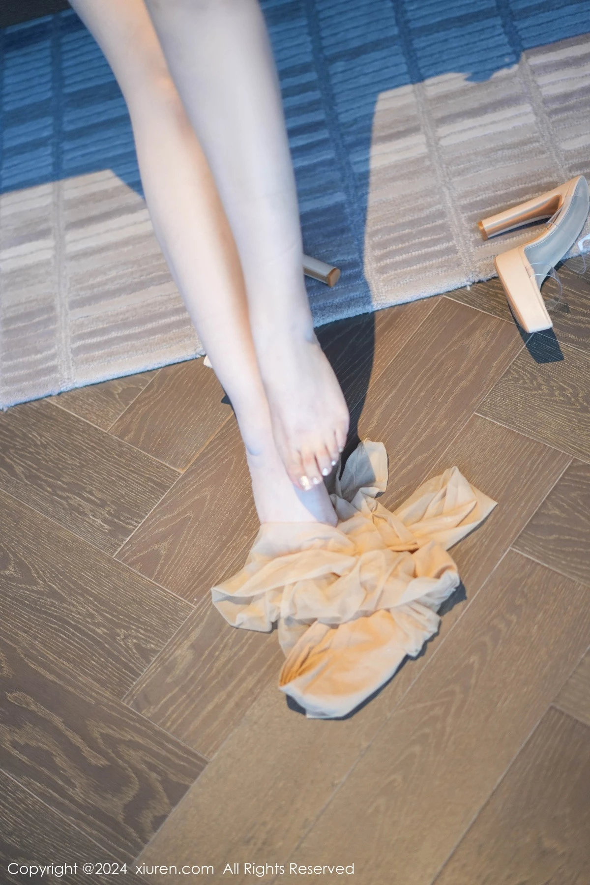 秀人集.com_[XiuRen秀人网]No.9058_模特允爾性感图案旗袍露紫色内衣配超薄肉丝秀丰腴身材诱惑写真71P