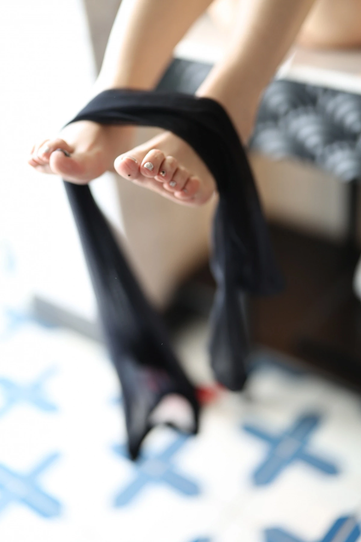 秀人集.com_[YouMi尤蜜荟]Vol.1094_女神王雨纯性感白T配黑短裙露超薄黑丝秀完美身材撩人诱惑写真77P