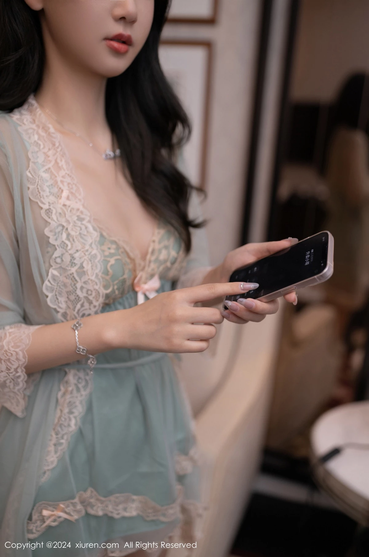 秀人集.com_[XiuRen秀人网]No.9069_模特唐安琪外卖主题性感浅色蕾丝连衣裙配超薄肉丝完美诱惑写真81P