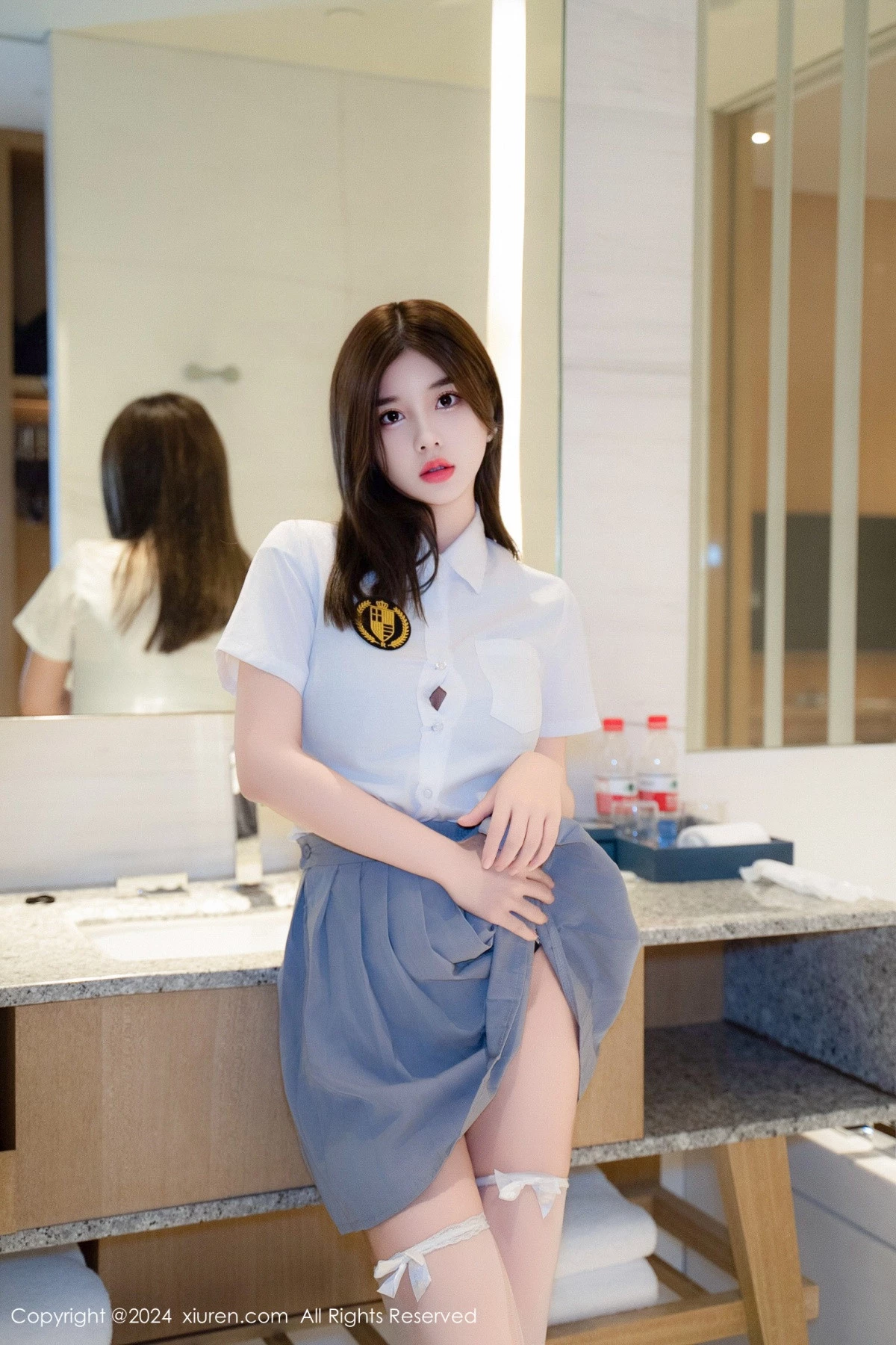 秀人集.com_[XiuRen秀人网]No.9066_模特周jojobaby性感白T露蕾丝内衣配白丝袜秀丰腴翘臀诱惑写真83P