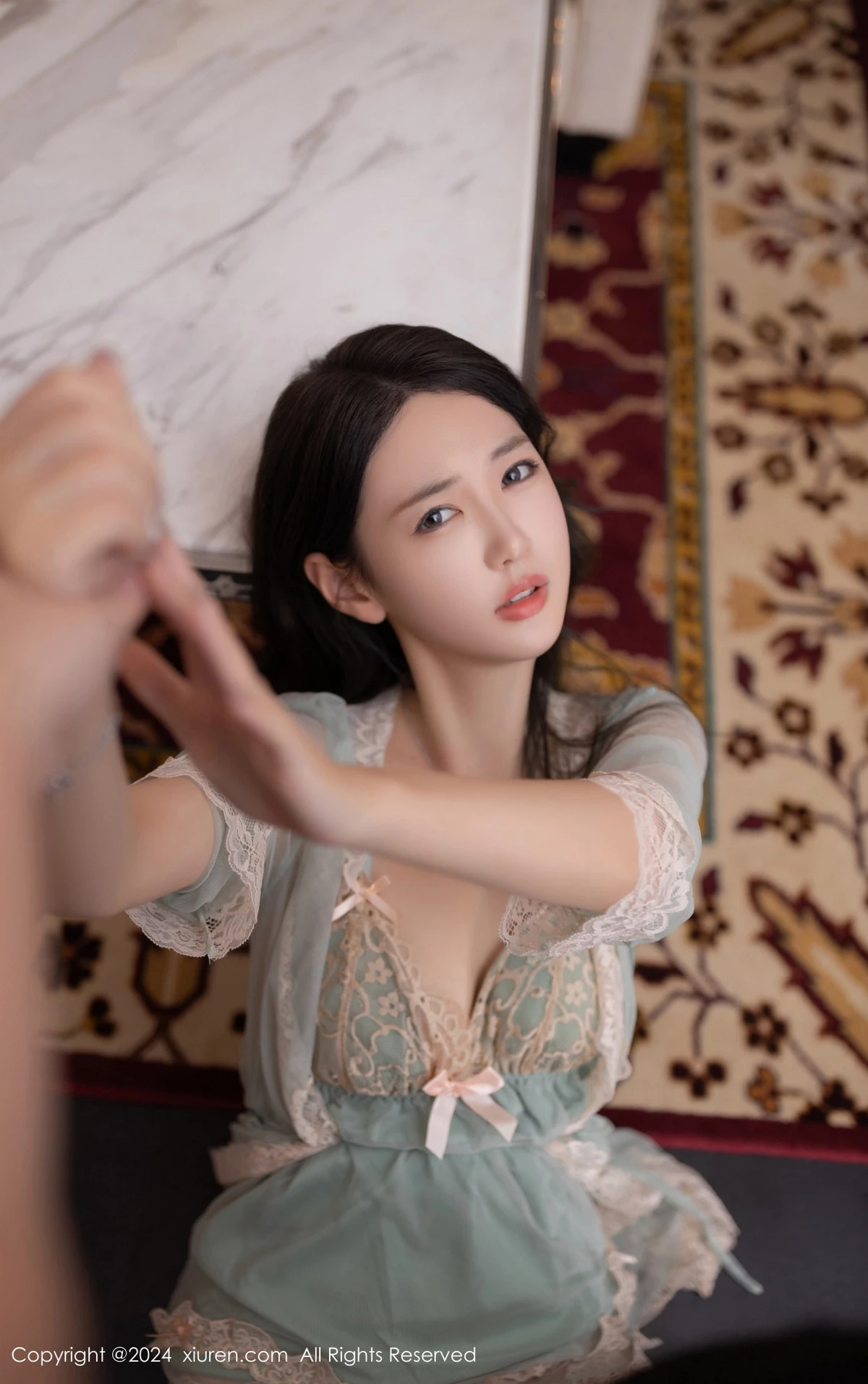 秀人集.com_[XiuRen秀人网]No.9069_模特唐安琪外卖主题性感浅色蕾丝连衣裙配超薄肉丝完美诱惑写真81P