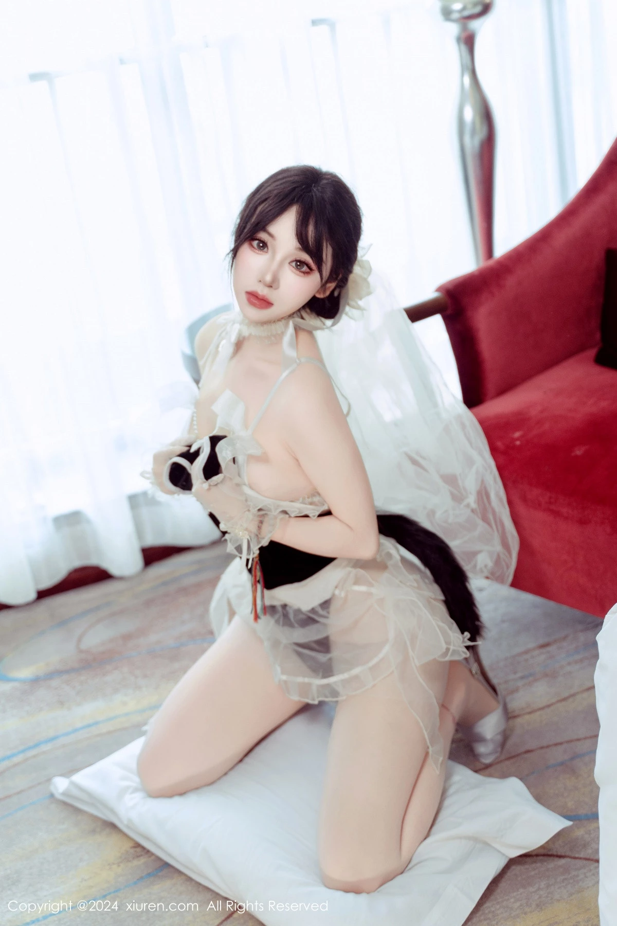 秀人集.com_[XiuRen秀人网]No.9197_模特汐汐爱吃草莓性感白色情趣服饰配超薄肉丝秀惹火身材诱惑写真80P