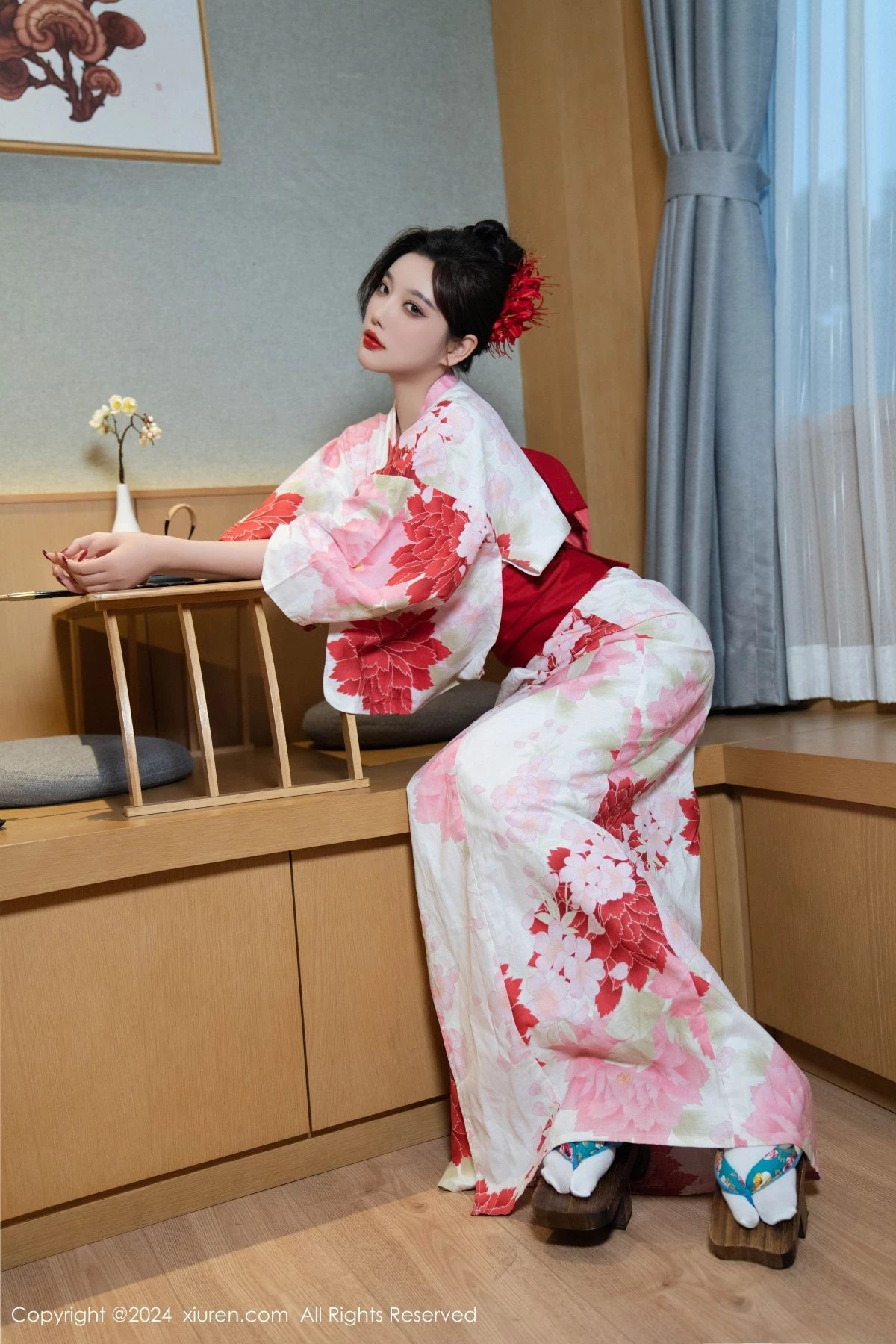 秀人集.com_[XiuRen秀人网]No.9208_女神杨晨晨性感红色花朵服饰露红色情趣内衣秀丰腴身材诱惑写真96P