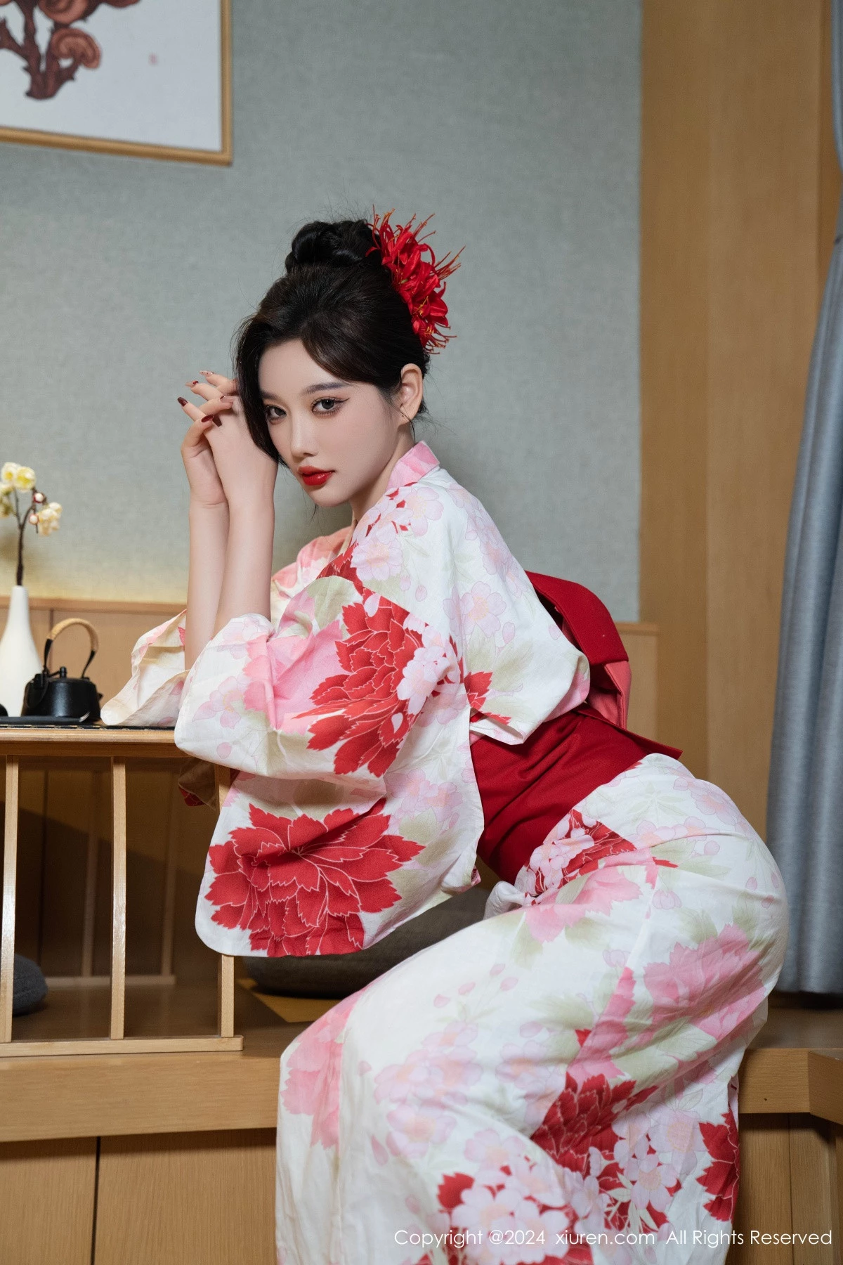 秀人集.com_[XiuRen秀人网]No.9208_女神杨晨晨性感红色花朵服饰露红色情趣内衣秀丰腴身材诱惑写真96P