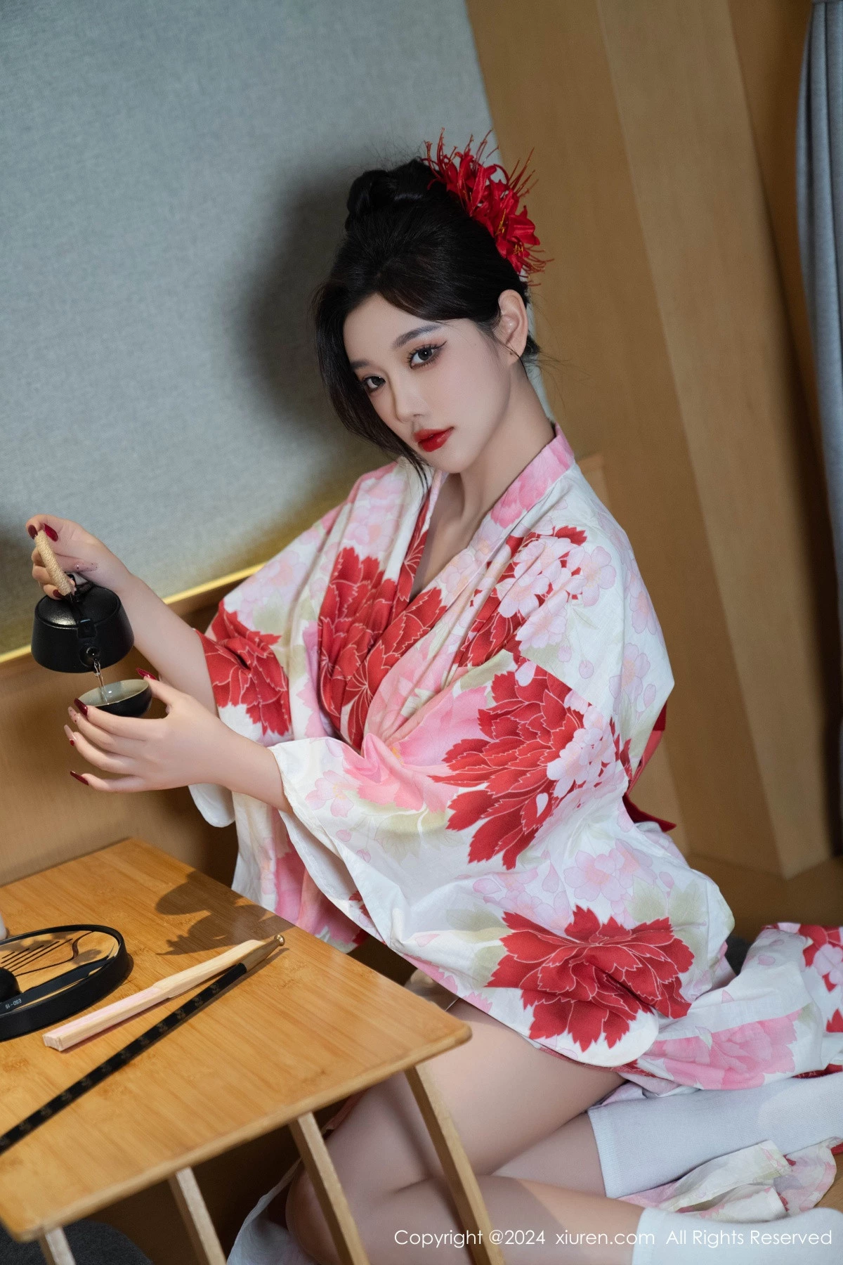 秀人集.com_[XiuRen秀人网]No.9208_女神杨晨晨性感红色花朵服饰露红色情趣内衣秀丰腴身材诱惑写真96P